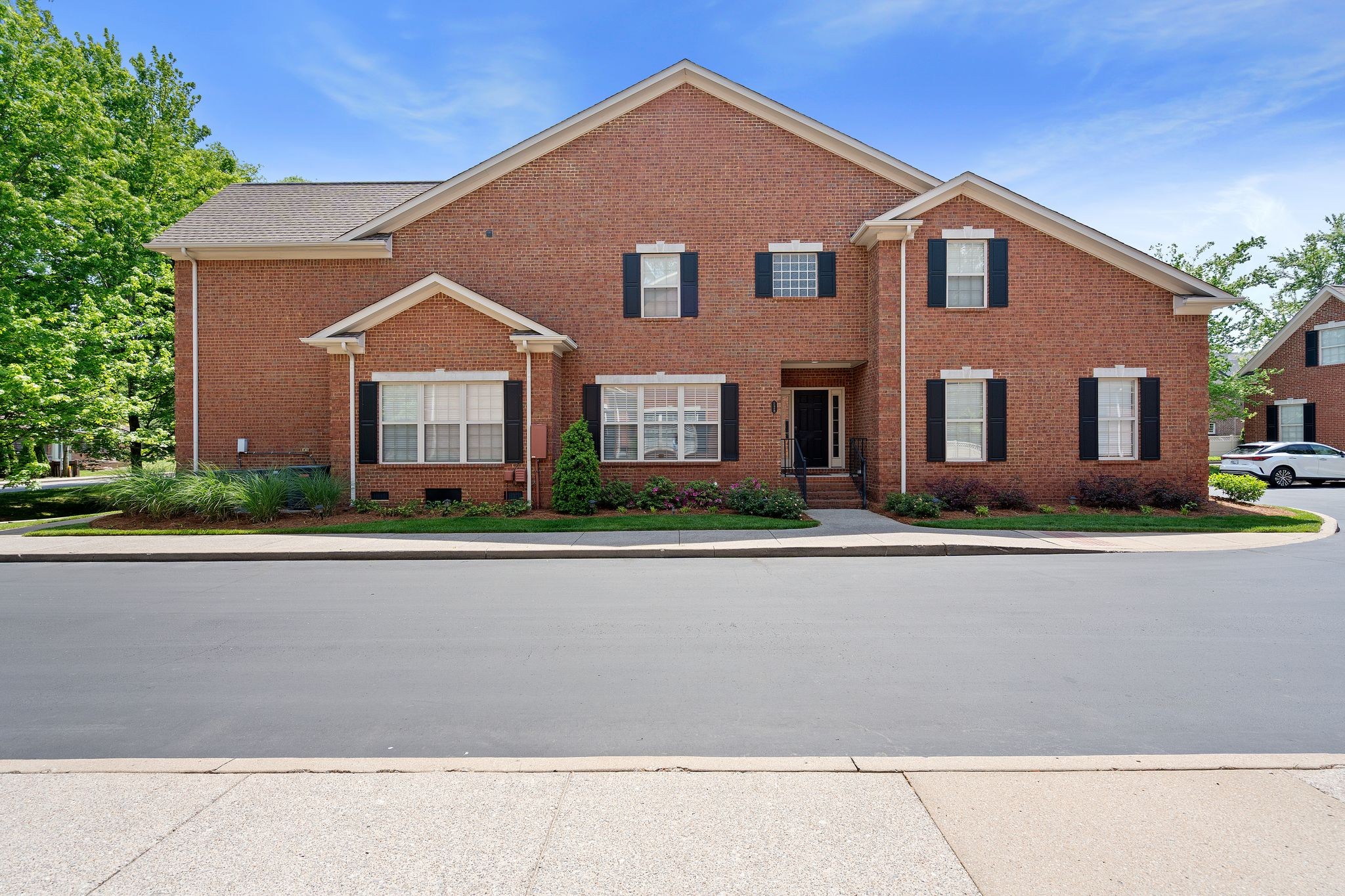 128 Brilliantine Cir