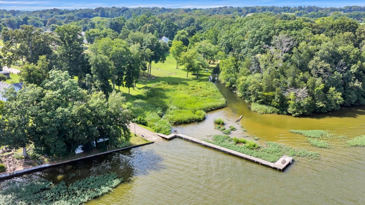 36 W Blue Heron Dr