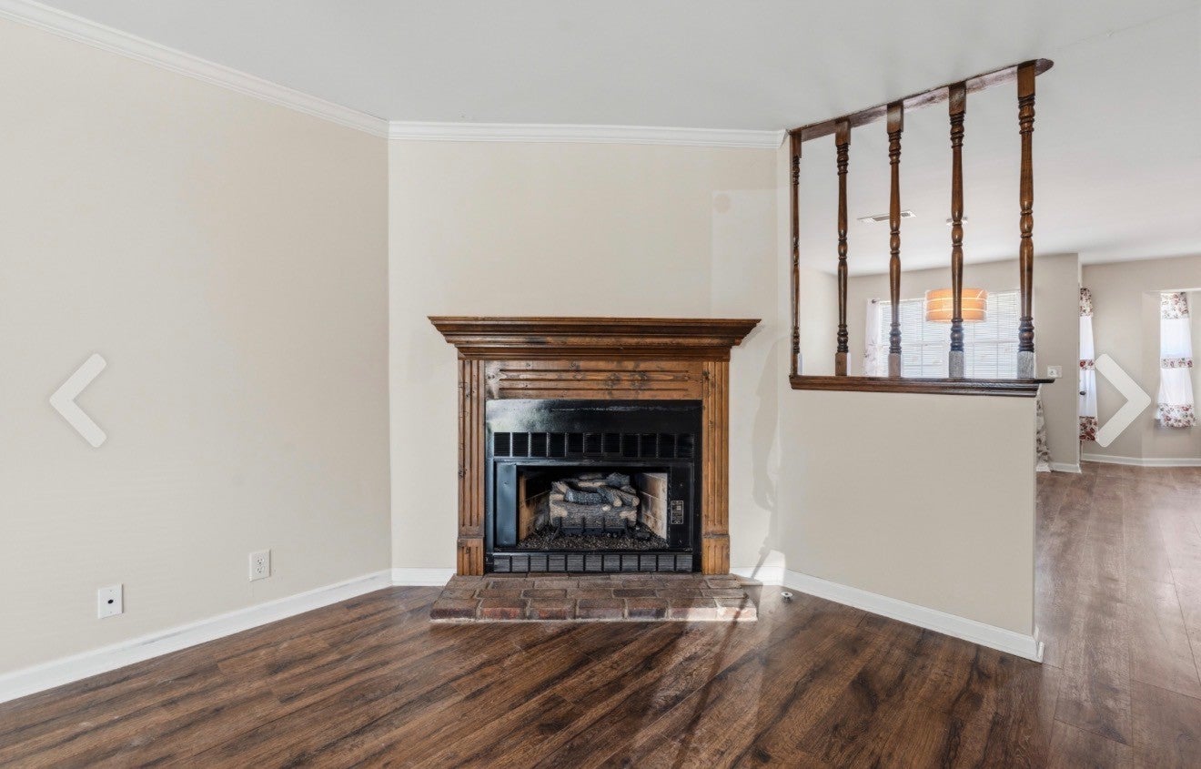 40 Rolling Meadows Dr