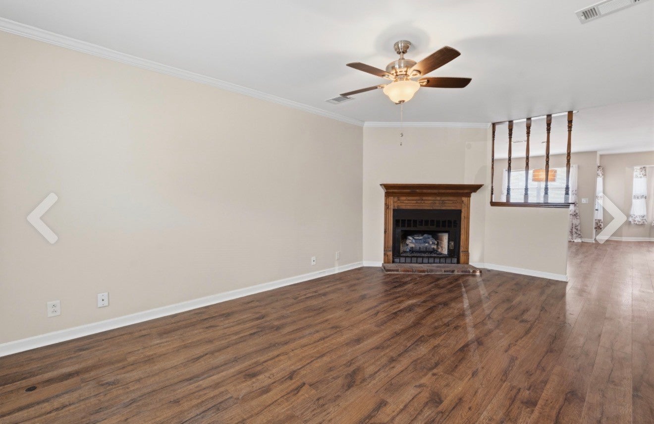 40 Rolling Meadows Dr