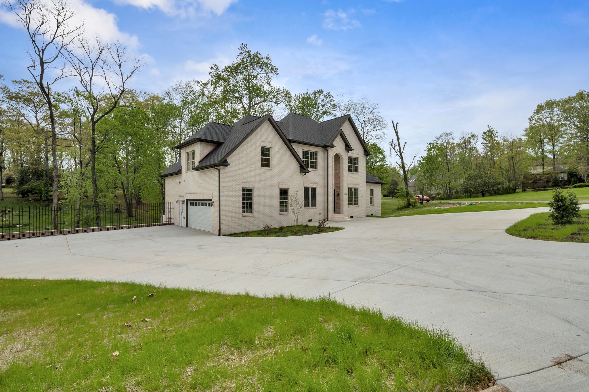 109 Oak Hill Dr