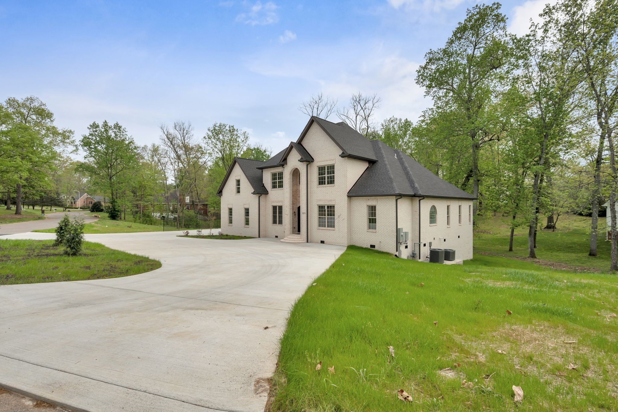109 Oak Hill Dr