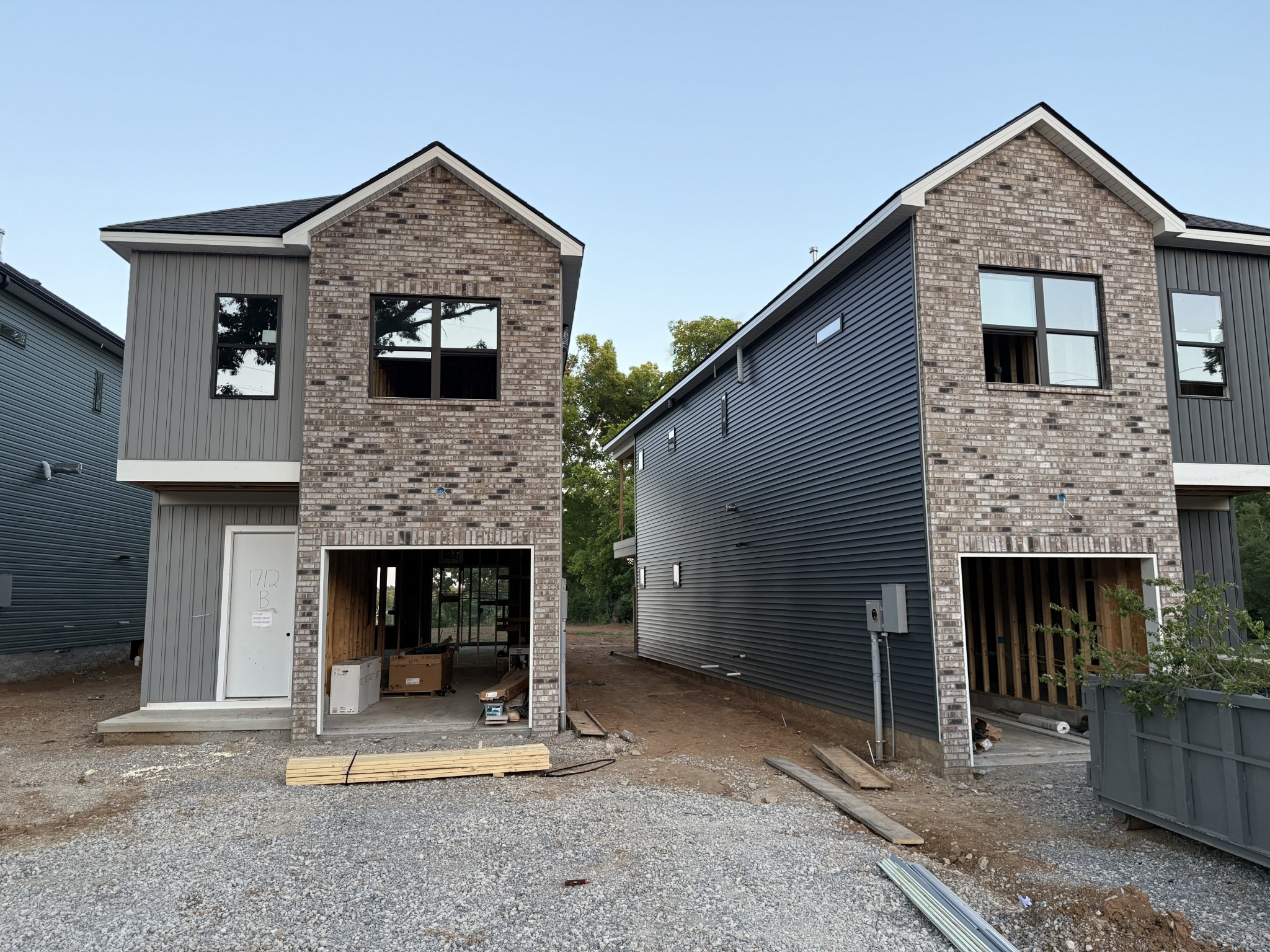 1712B River Dr