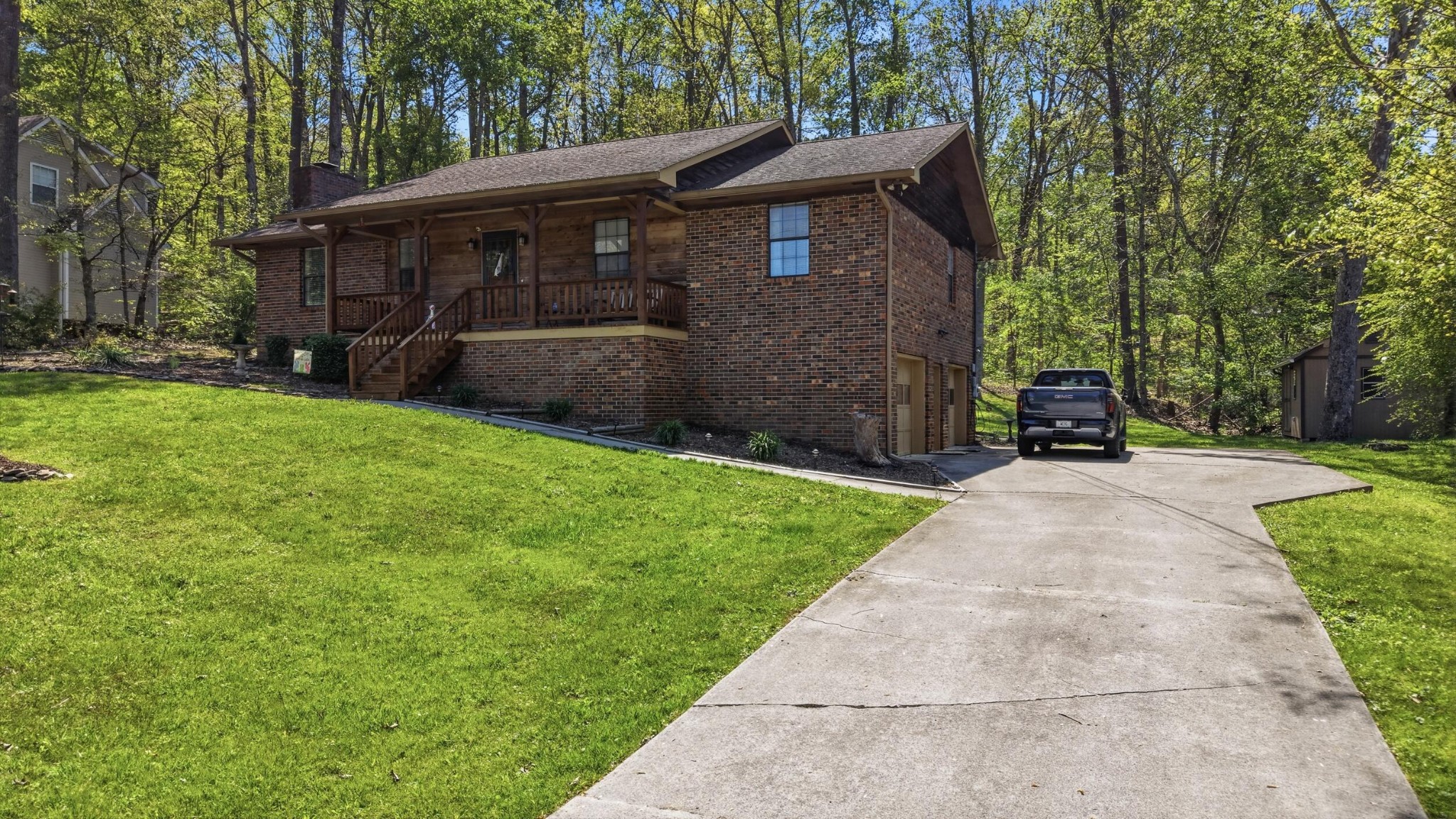 348 Mapleton Drive NW