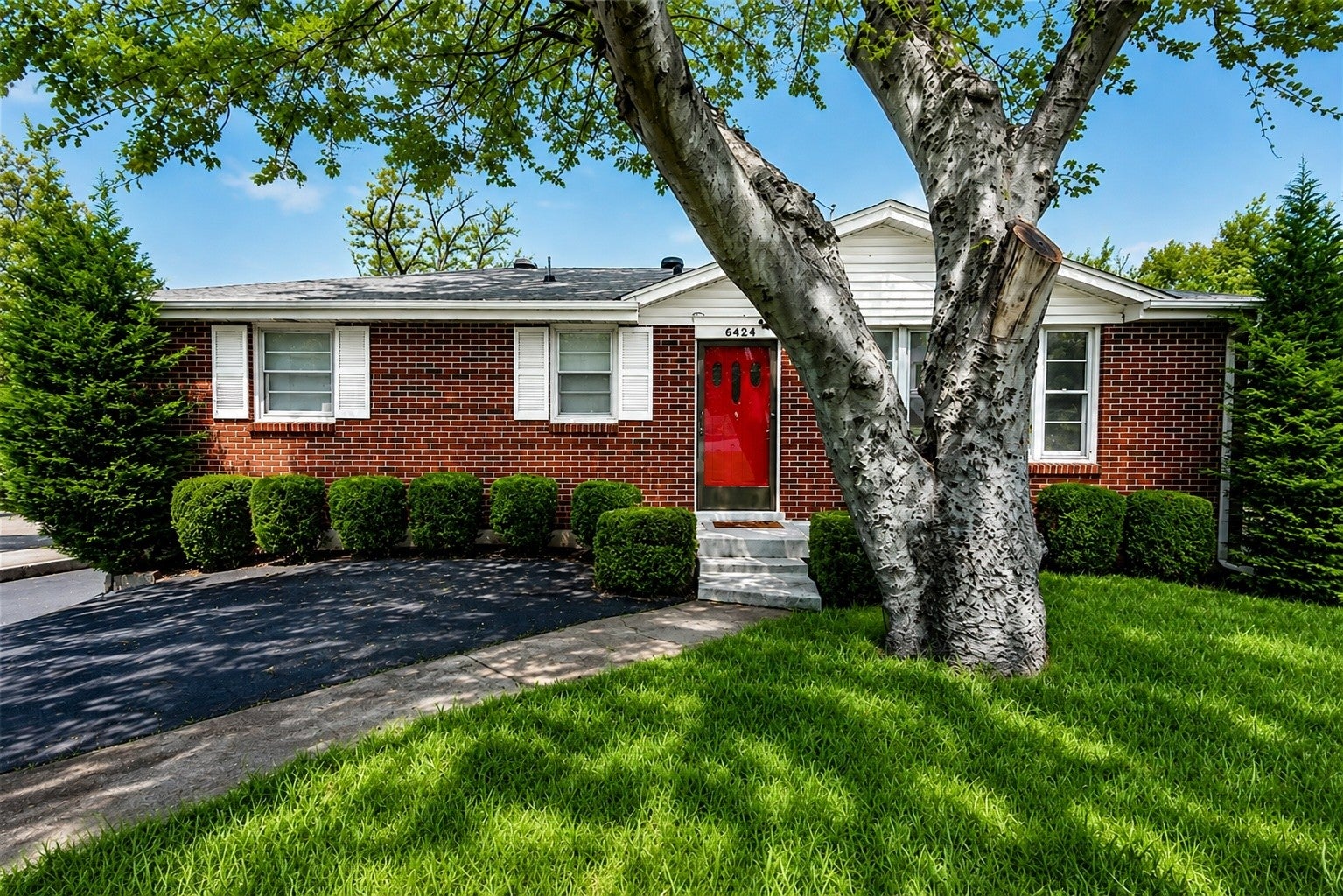 3-bed listing at 6424 Thunderbird Dr, Nashville