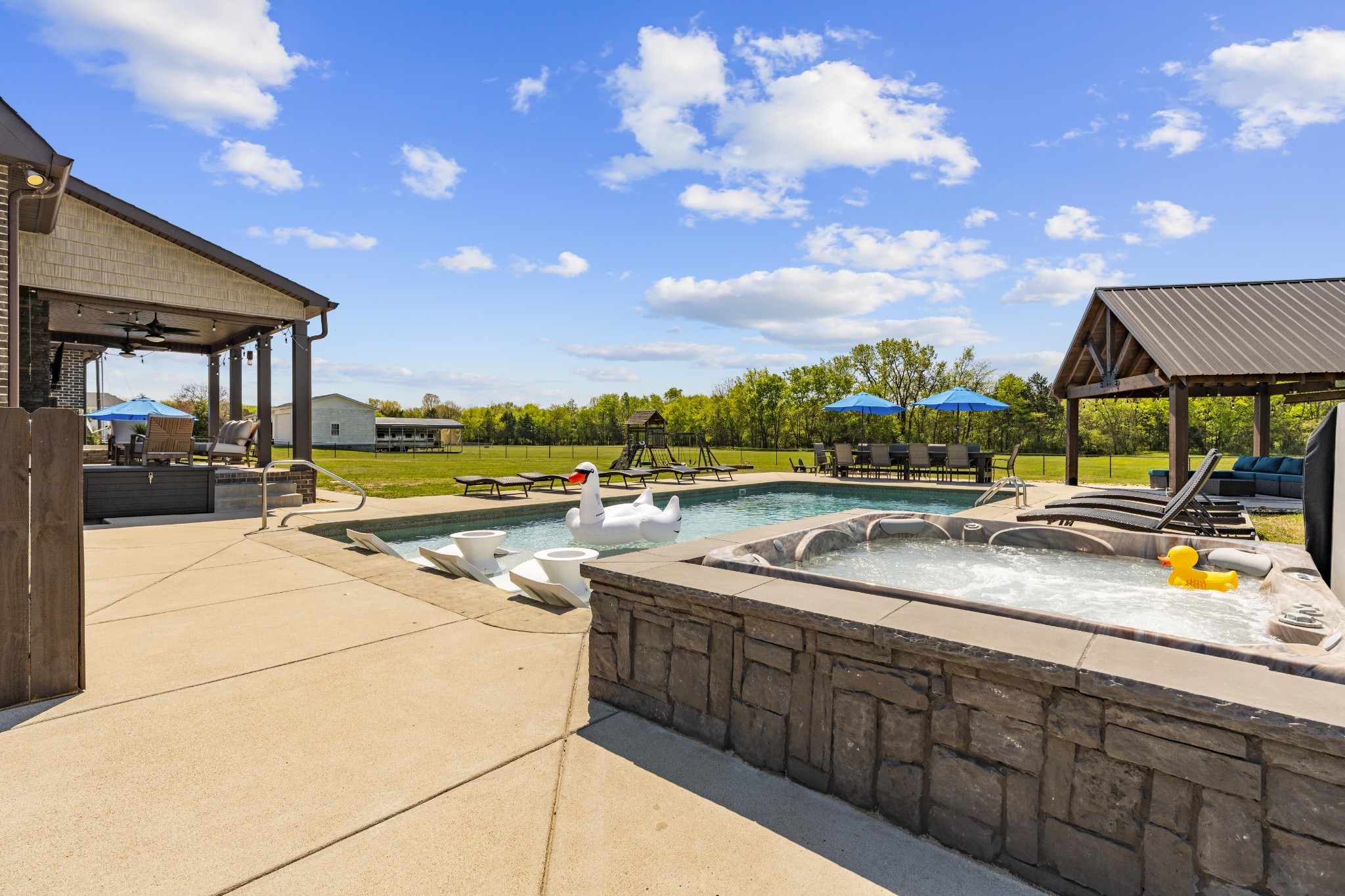 Lebanon, Tennessee, 37090, United States, 3 Bedrooms Bedrooms, ,3 BathroomsBathrooms,Residential,Active,2037108