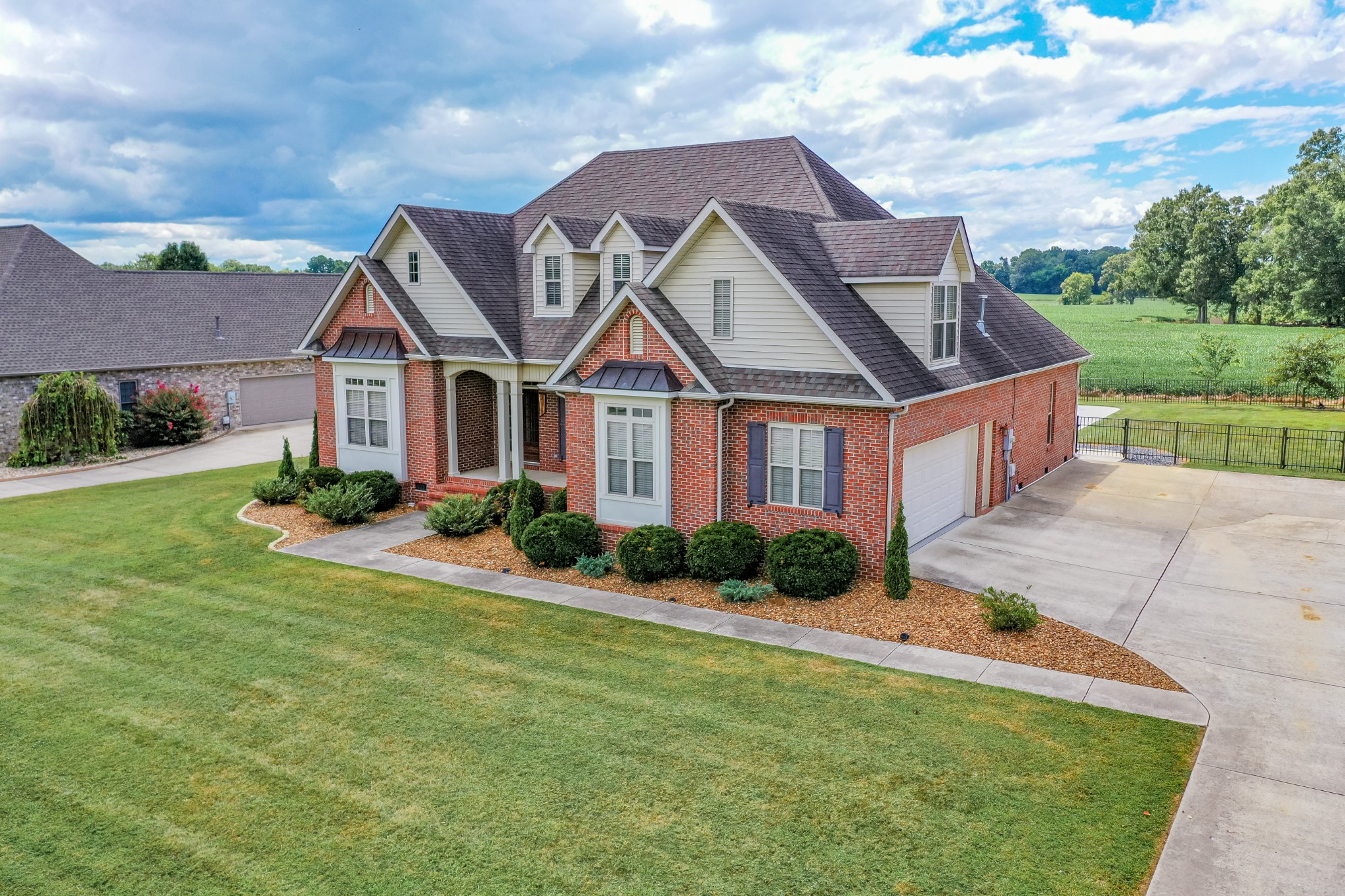 215 Wellington Dr