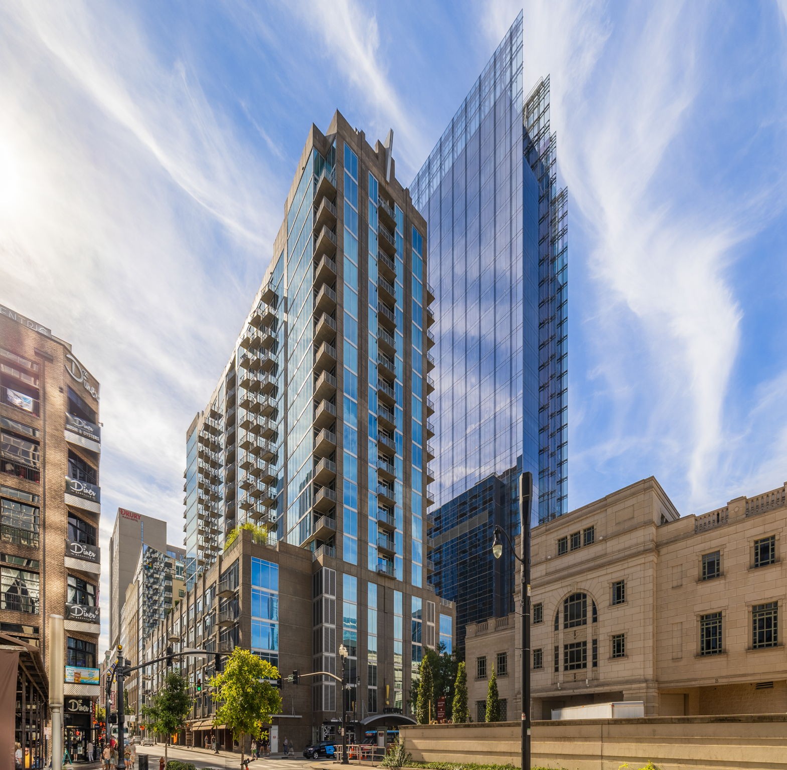 301 Demonbreun St 1114