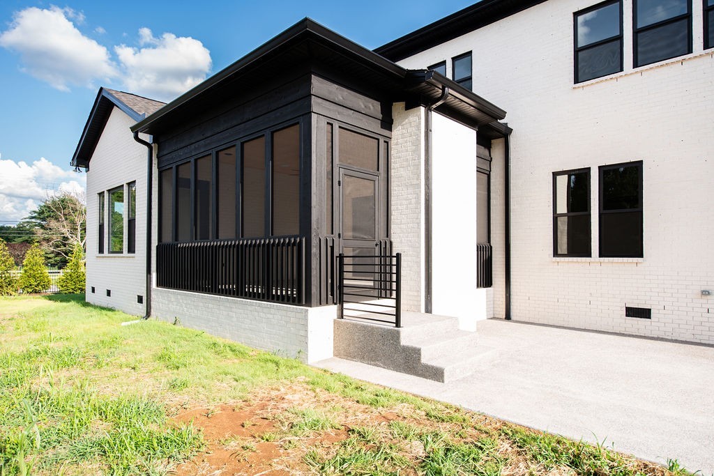 102 Autumn Breeze Dr