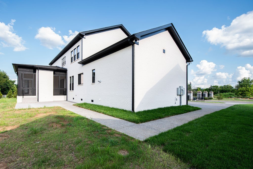 102 Autumn Breeze Dr