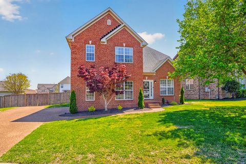 102 Latham Ct Hendersonville TN 37075