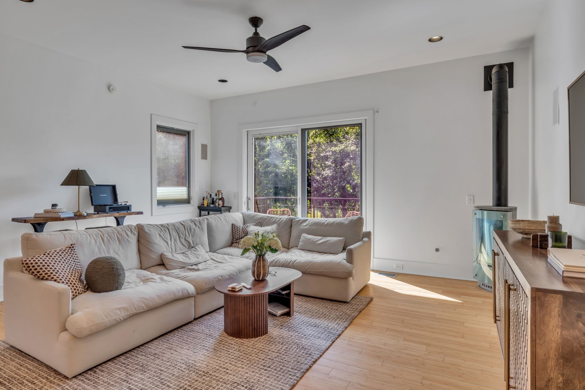 404 Van Buren St