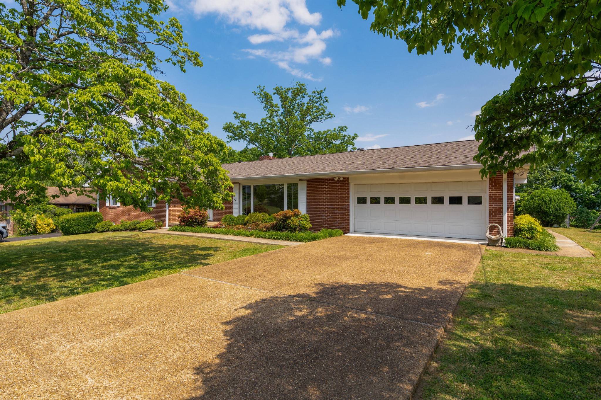 5814 Crestview Drive