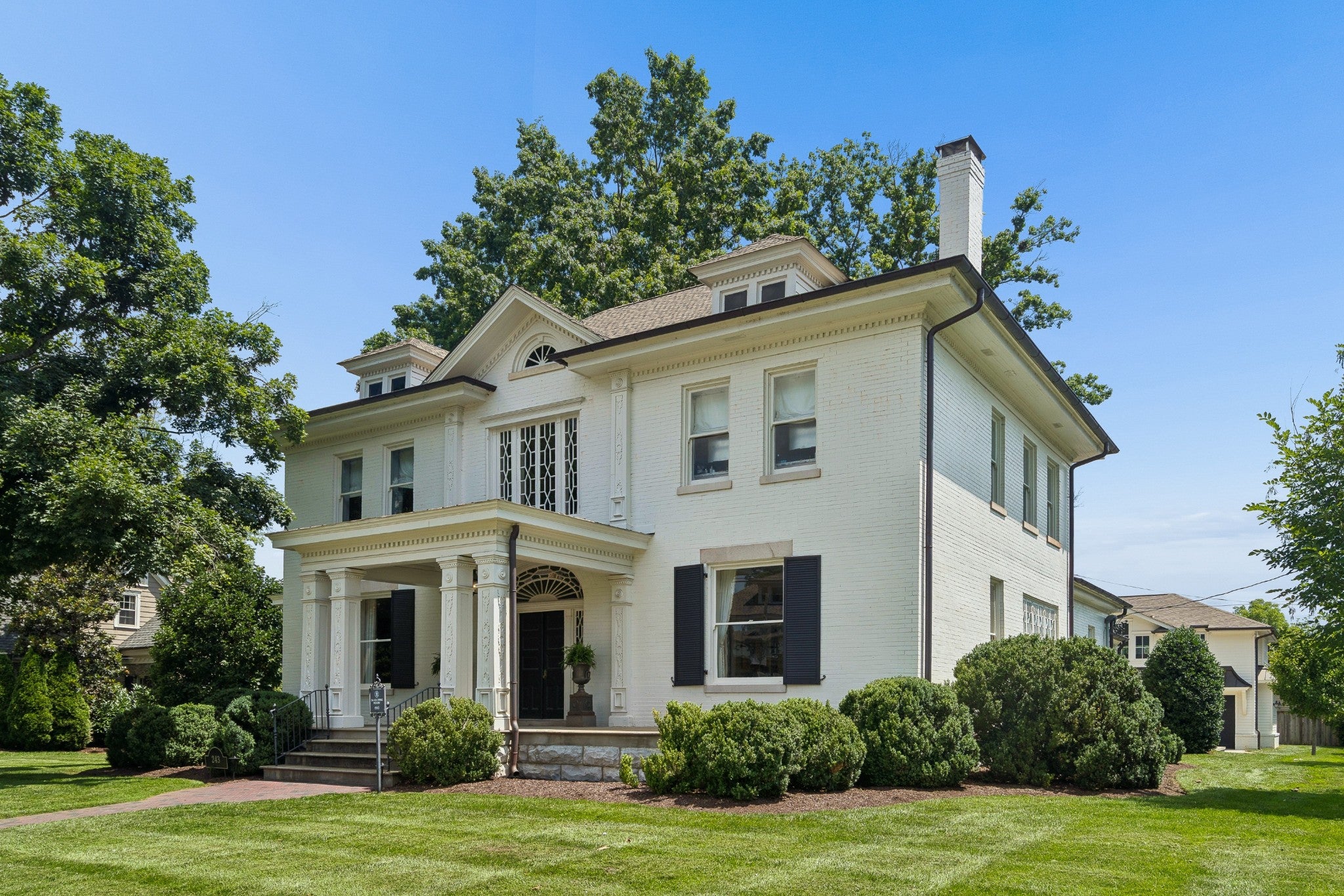 Search Listings 2 243 3rd Ave S