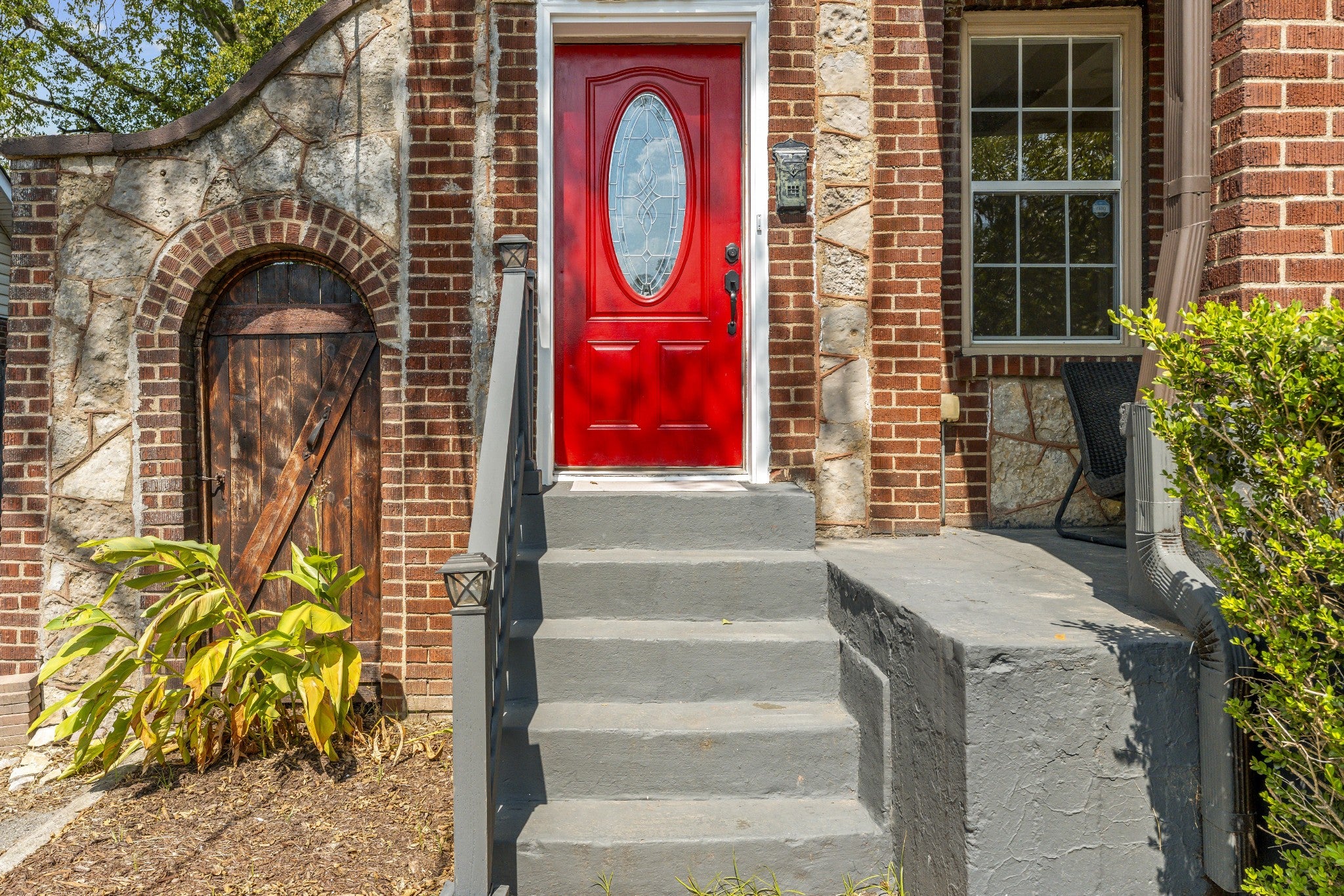 206 Rayon Dr