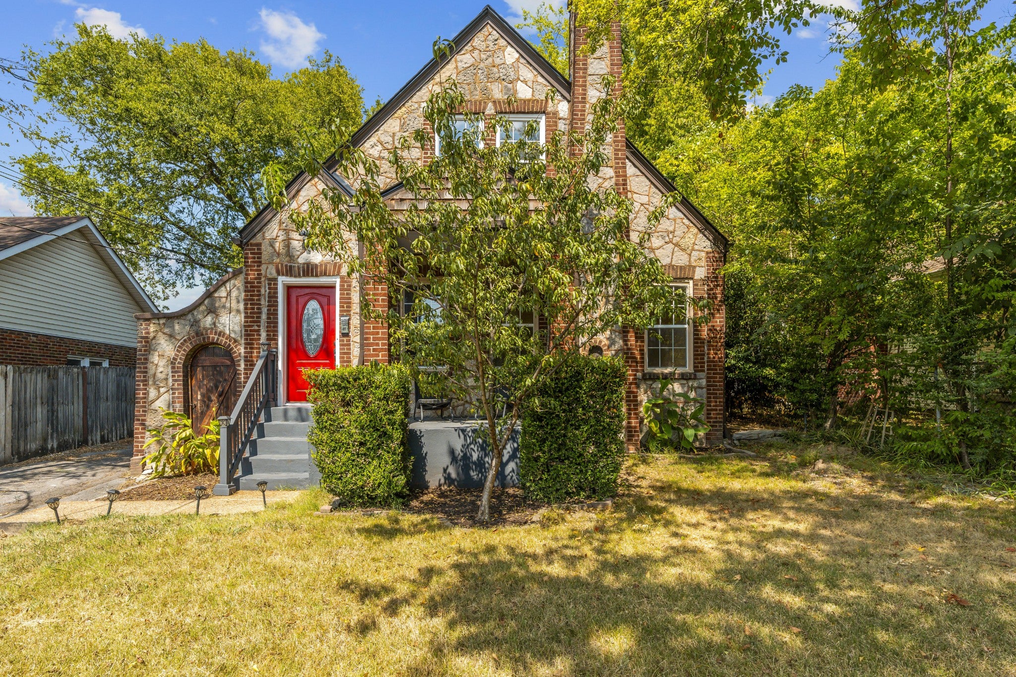 206 Rayon Dr