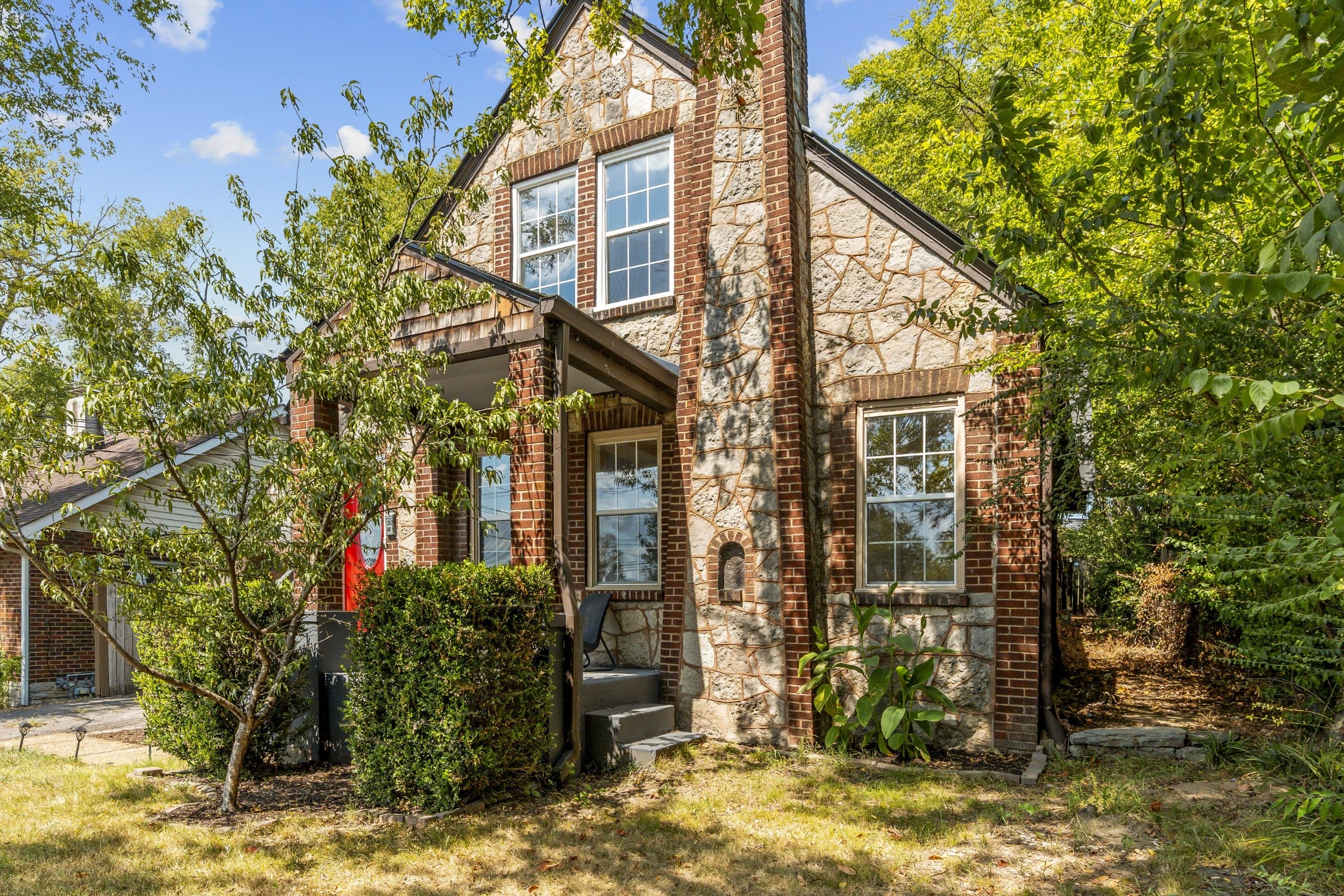 206 Rayon Dr