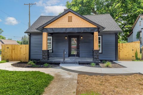 Photo of 2301 Saint Louis St, Nashville, TN 37208 (MLS # 3166166)