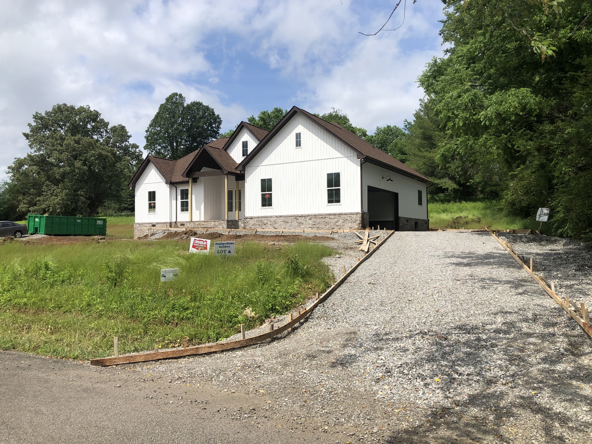 266 Woodland Creek Dr