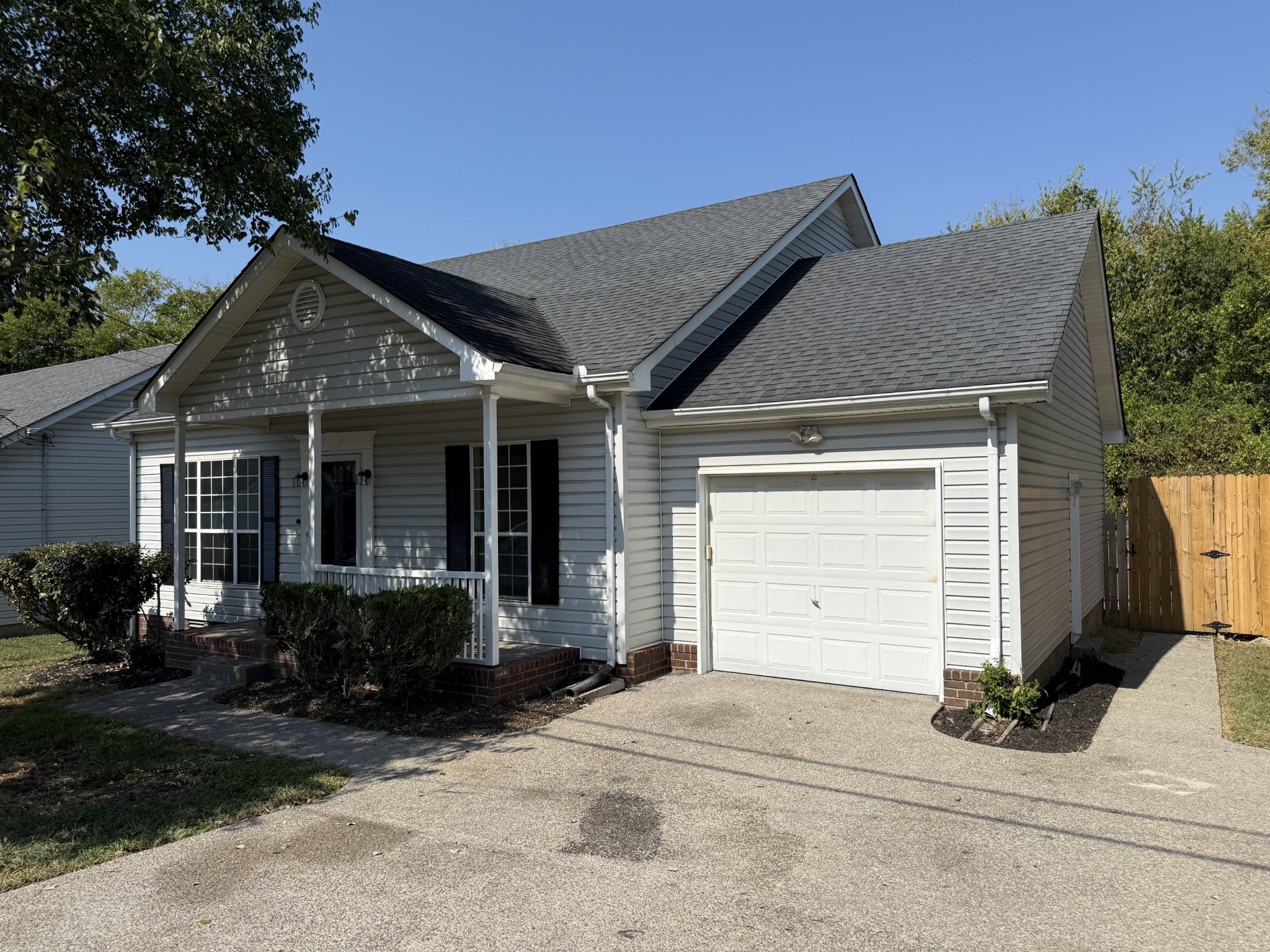 827 Neelys Chase Dr