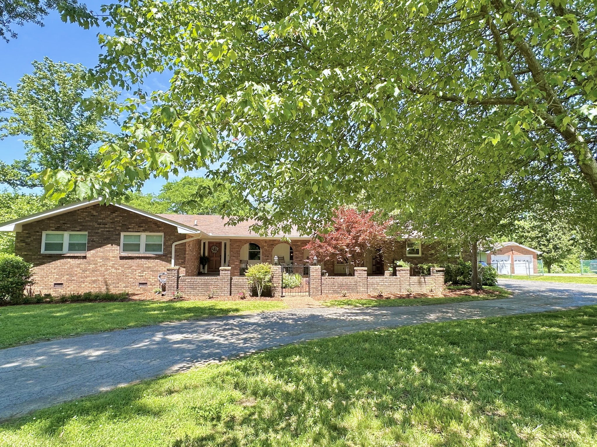 204 Bluegrass Dr