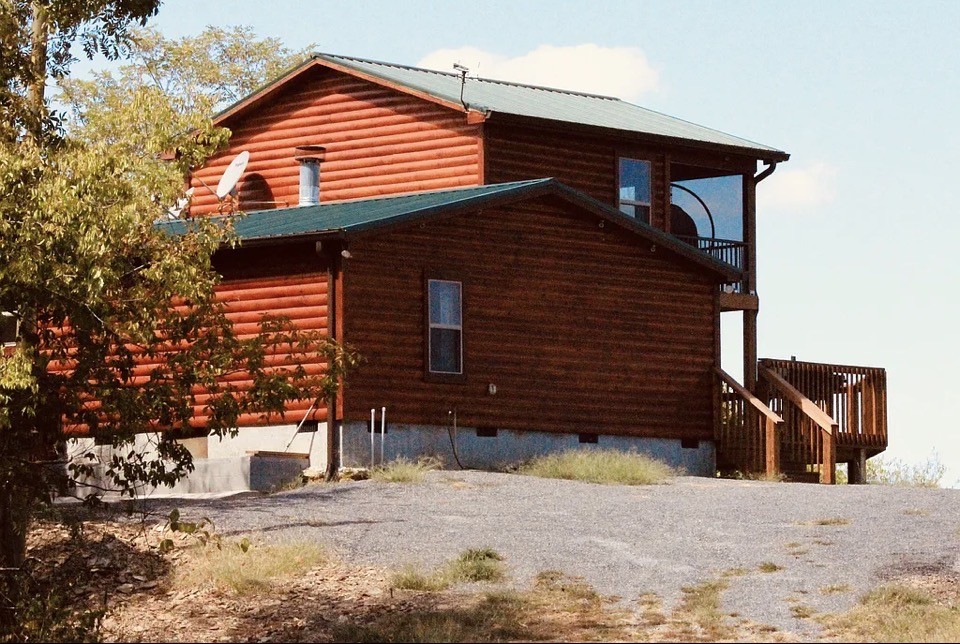 795 Red Bud Ln