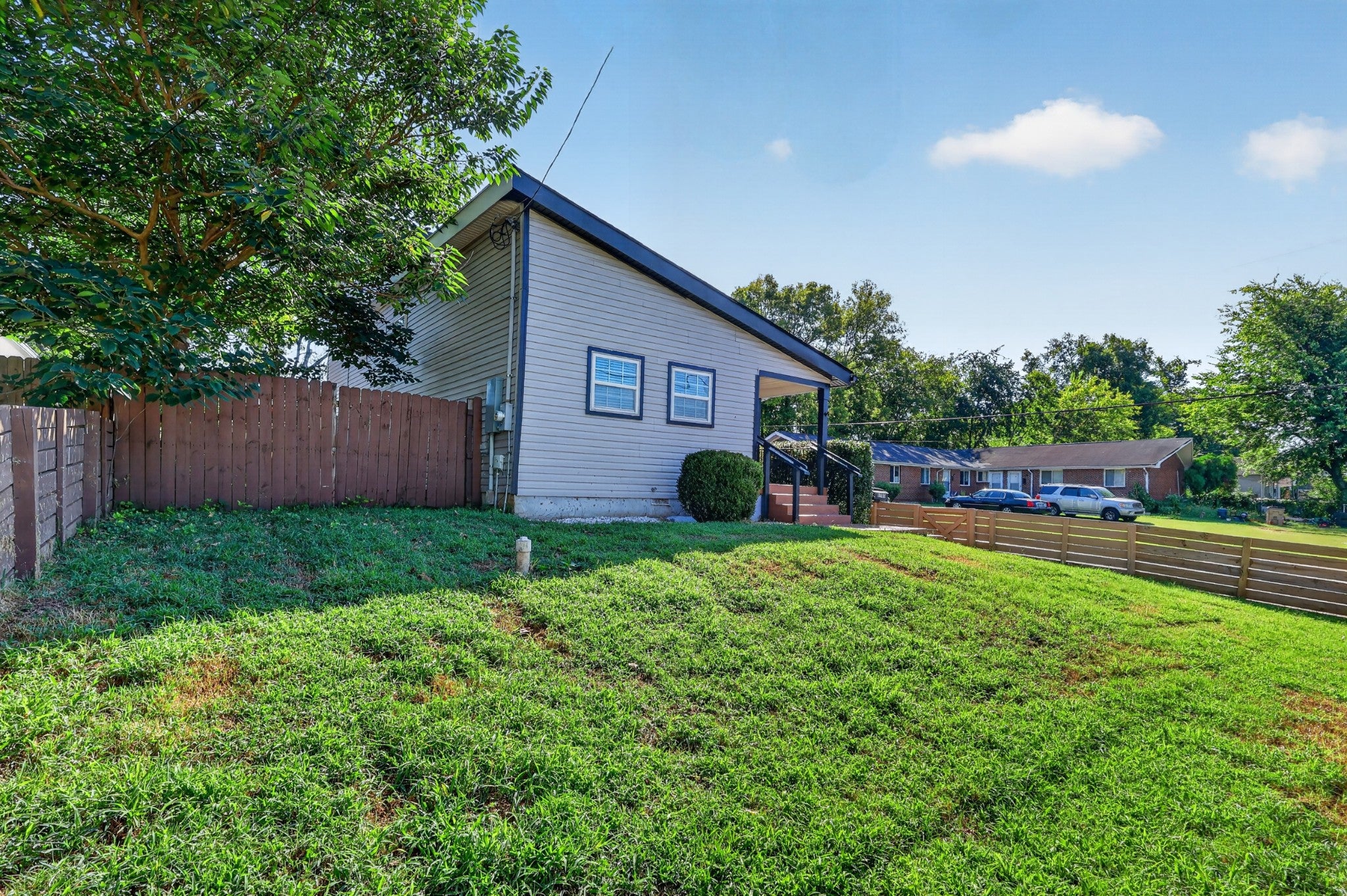 1700 14th Ave N