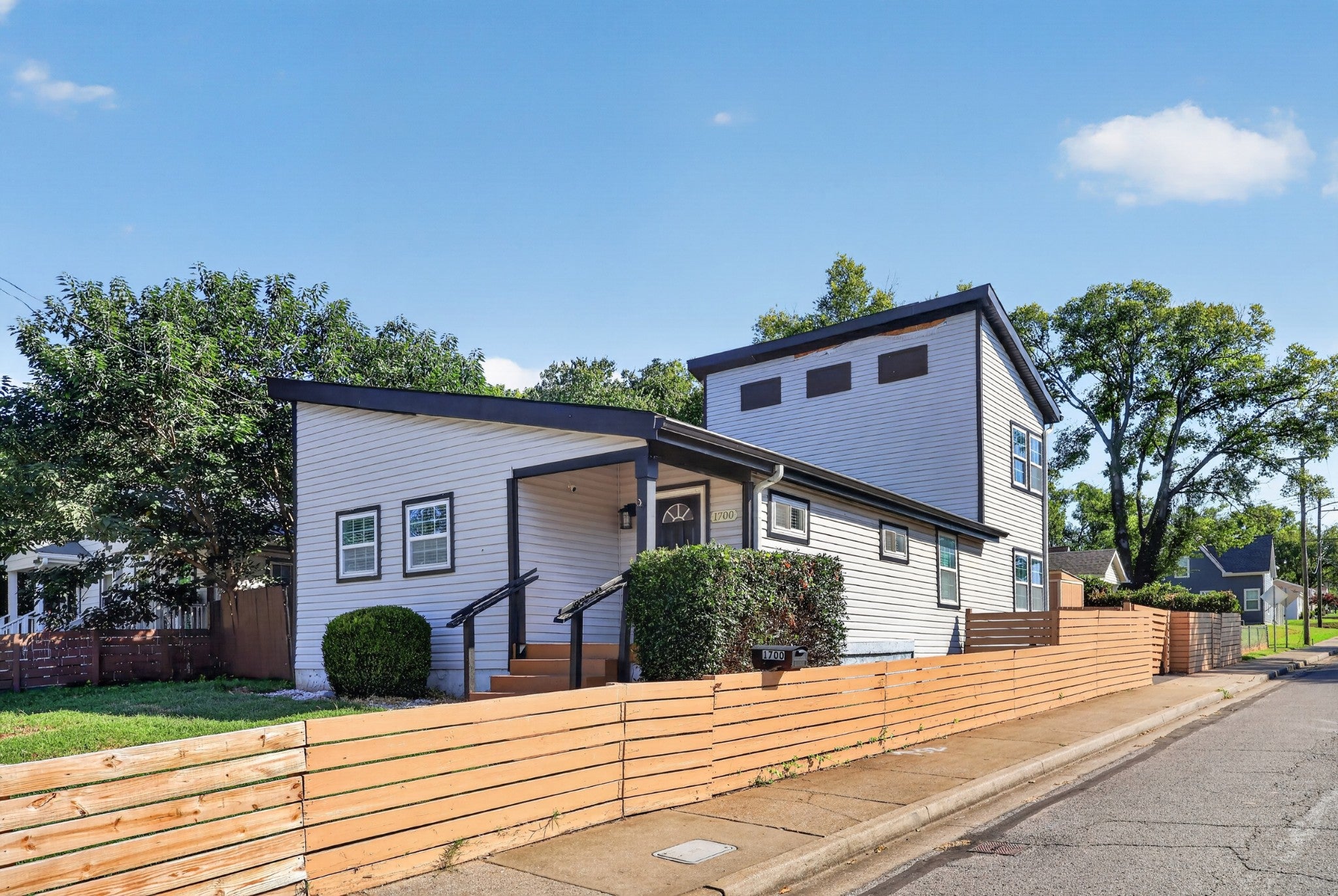 3-bed listing at 1700 14th Ave N, Nashville