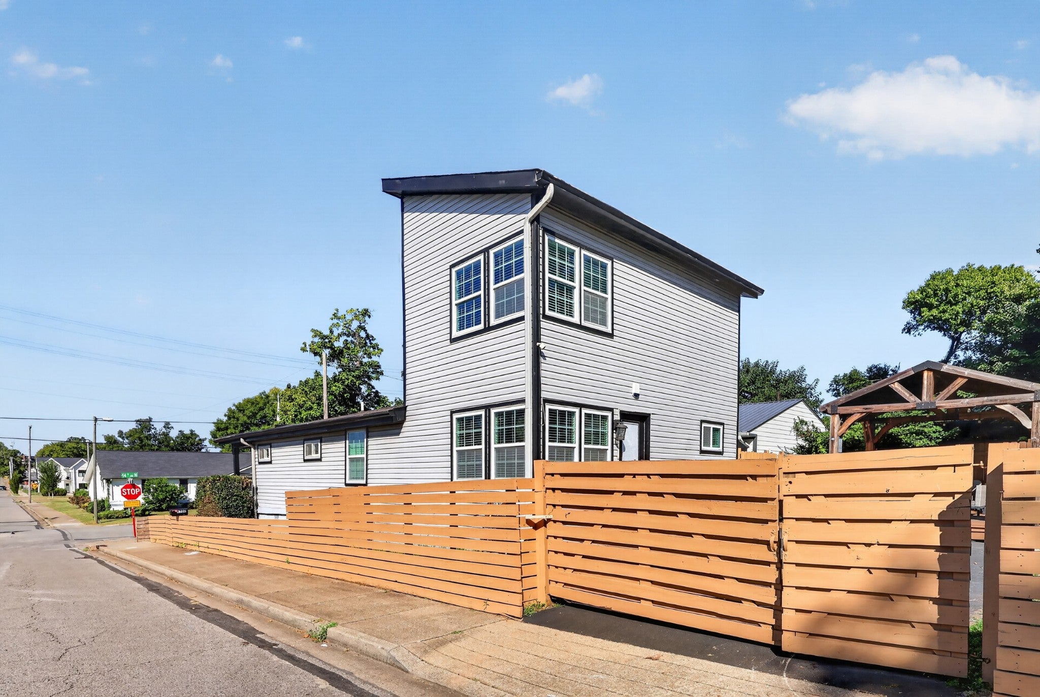 1700 14th Ave N