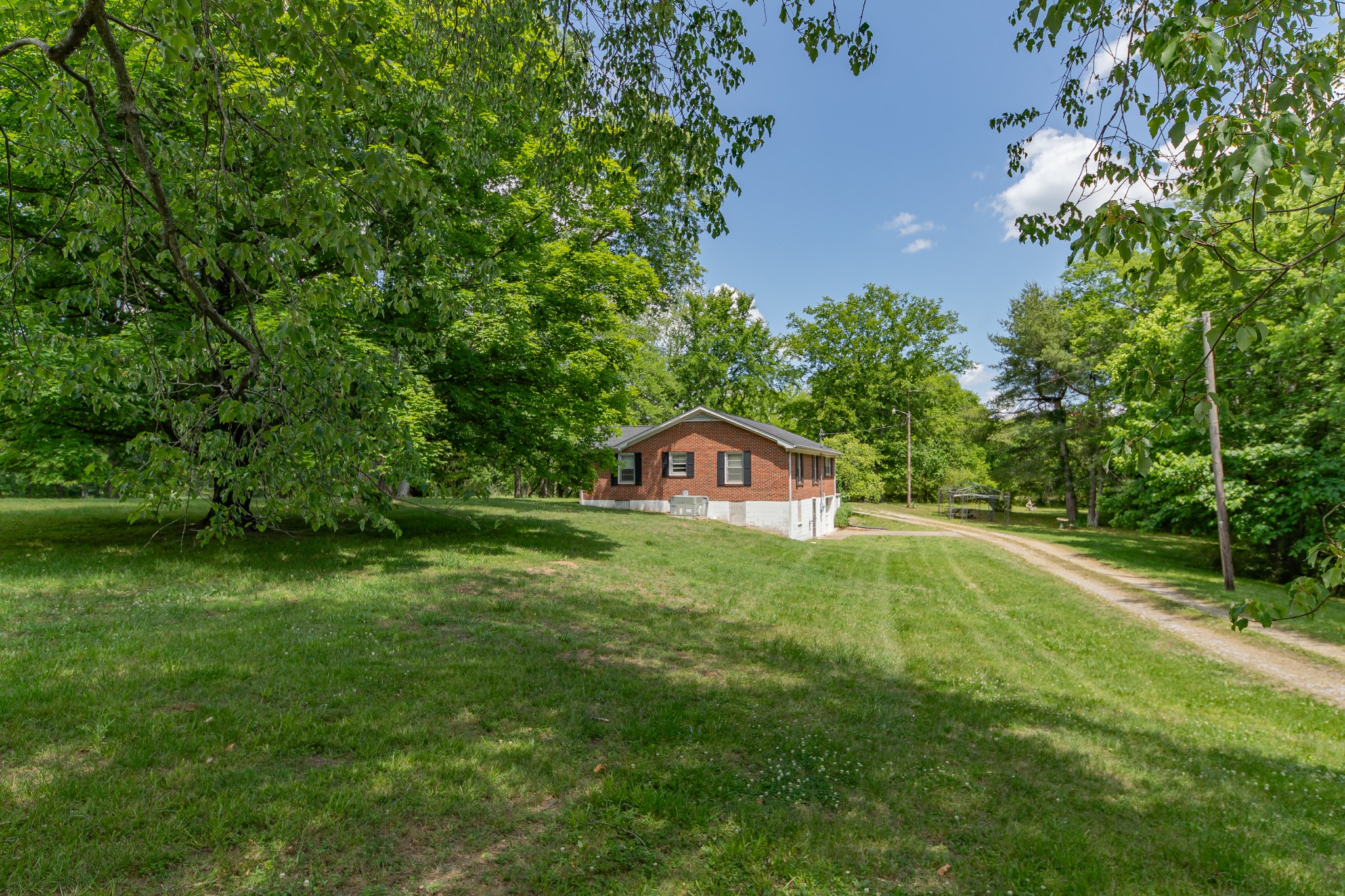 2204 Sowell Mill Pike