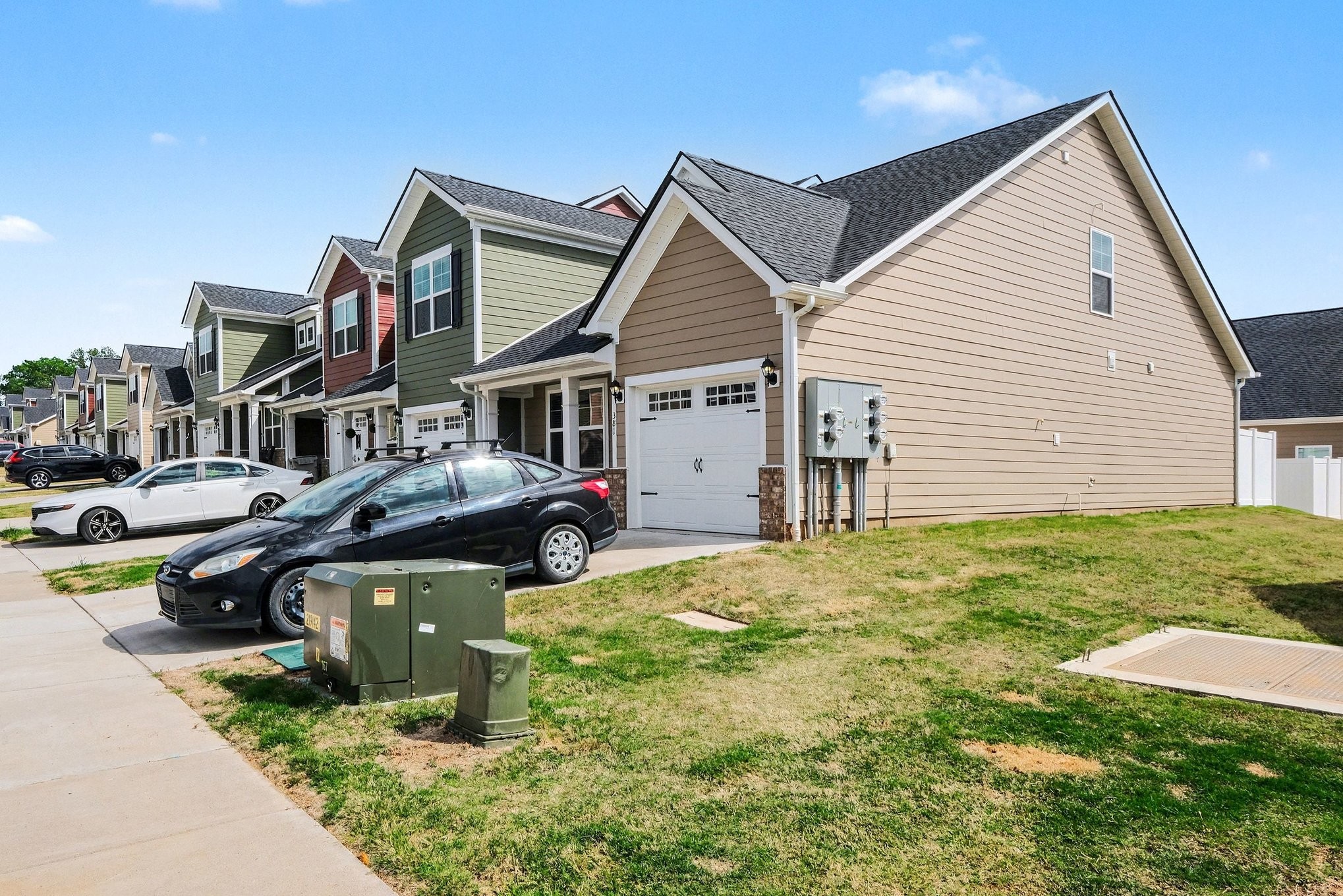 381 Ezra St