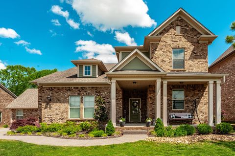 233 Blackthorn Ln Gallatin TN 37066