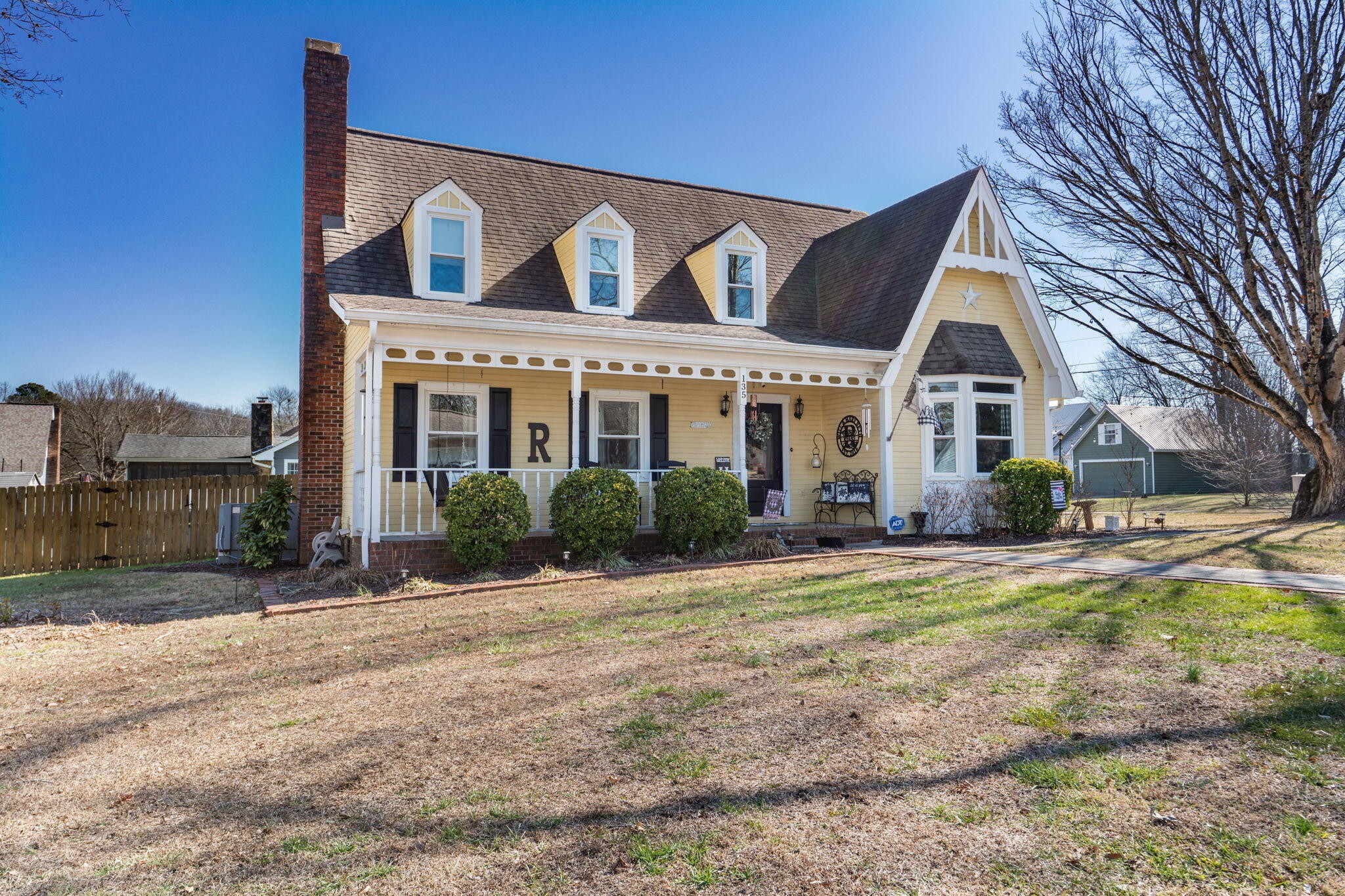 135 Hunters Run Circle NW