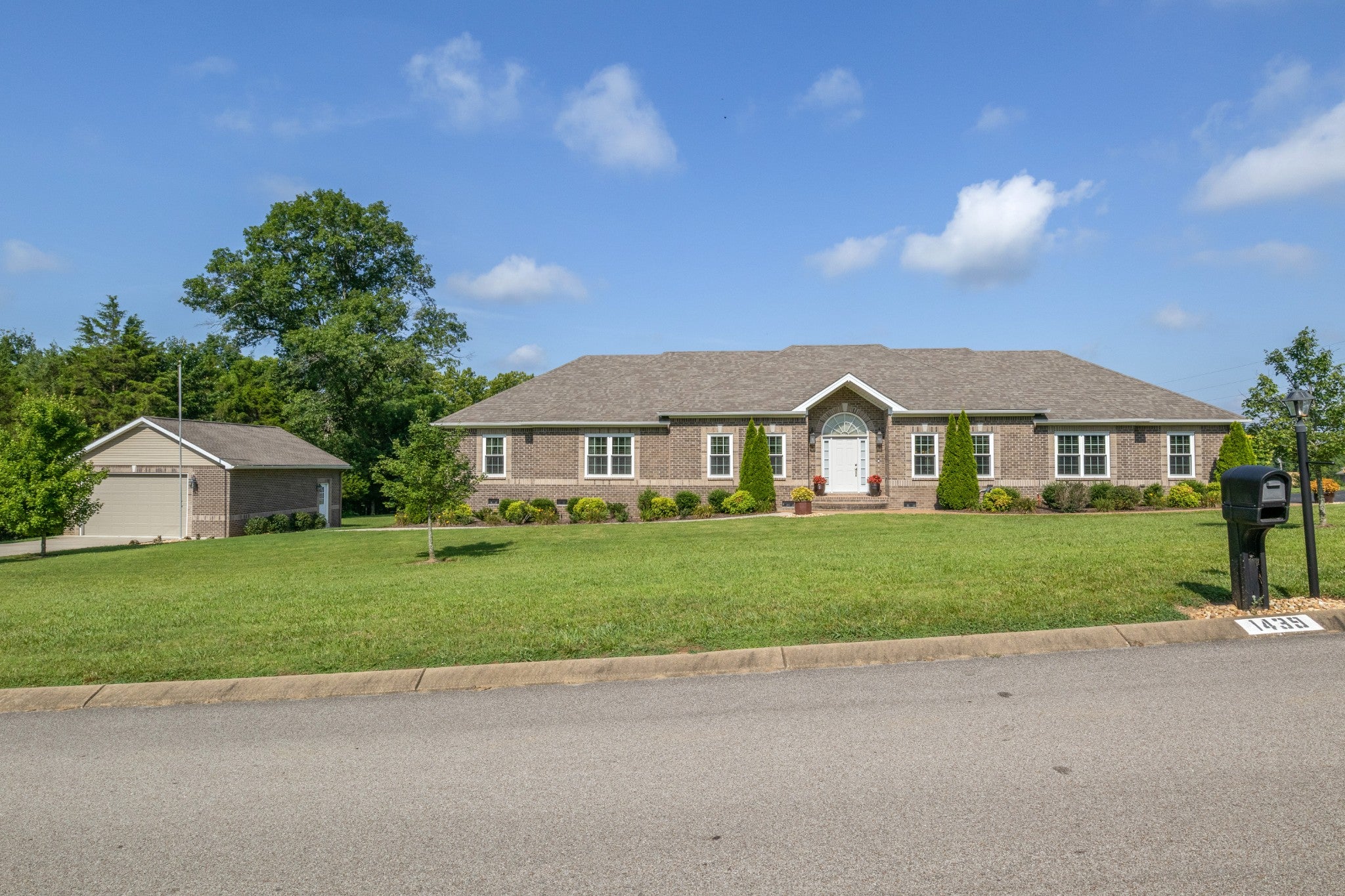 1439 Cliff Amos Rd