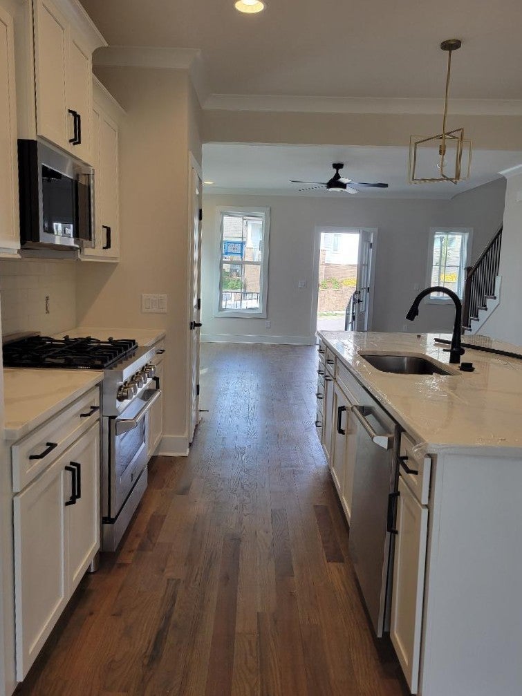 4805 Kintore Dr