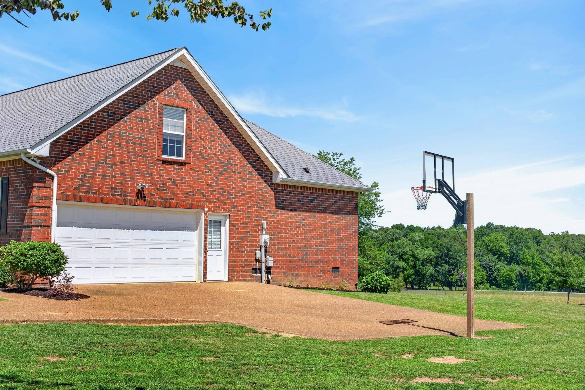 106 Overlook Ct