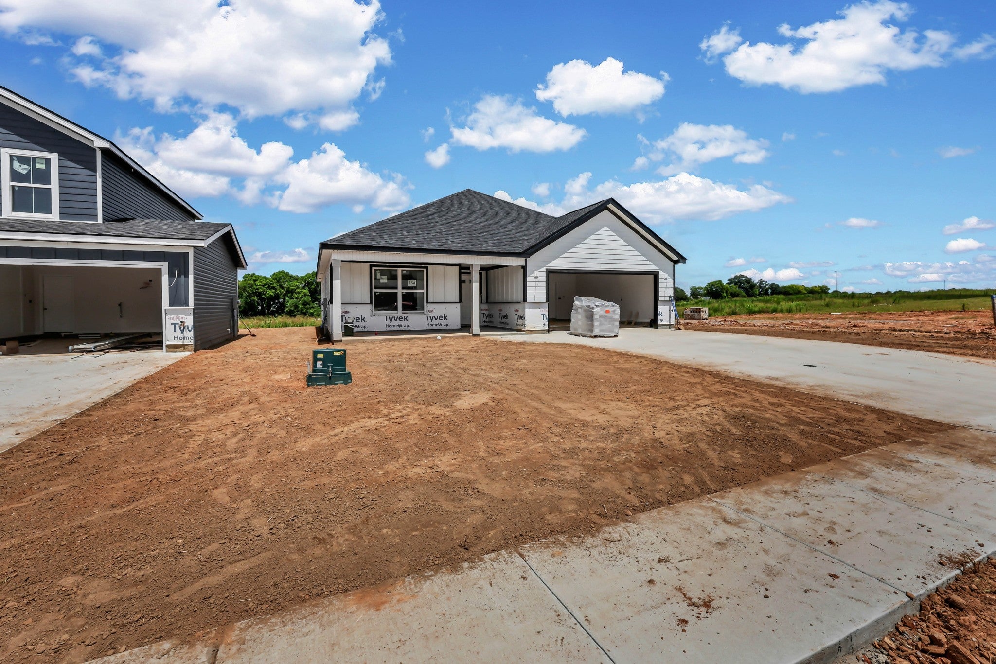 2736 Brewster Dr