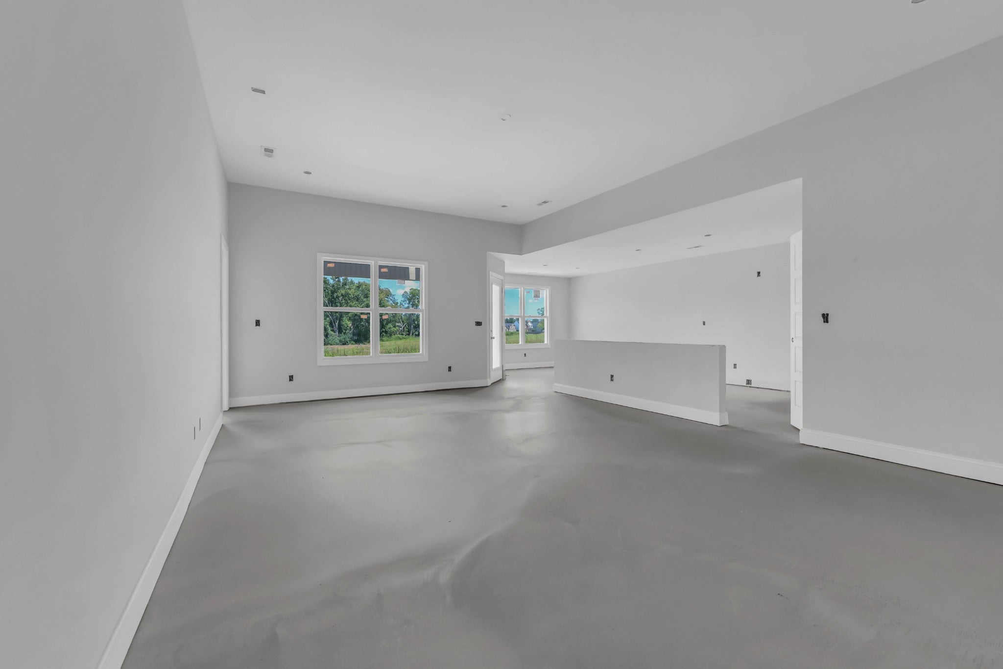 2736 Brewster Dr