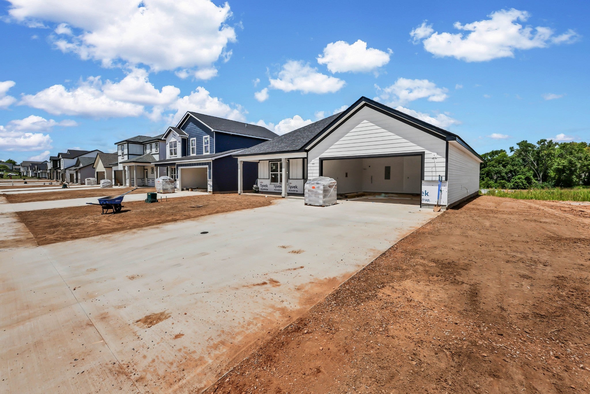 2736 Brewster Dr