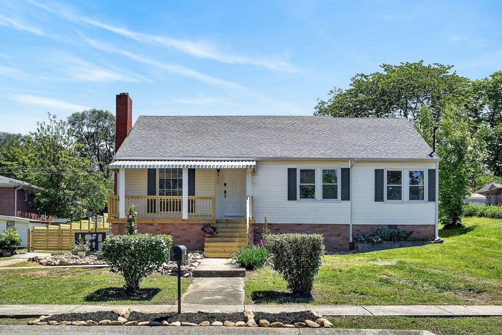 128 S Young St