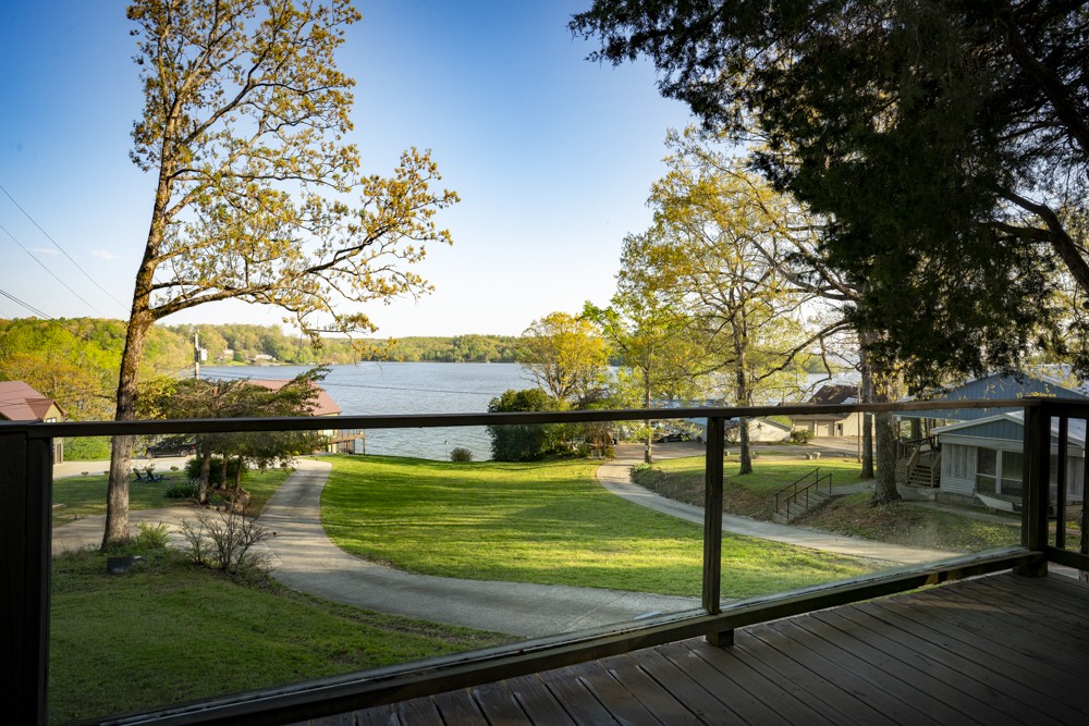 54 Lookout Ln