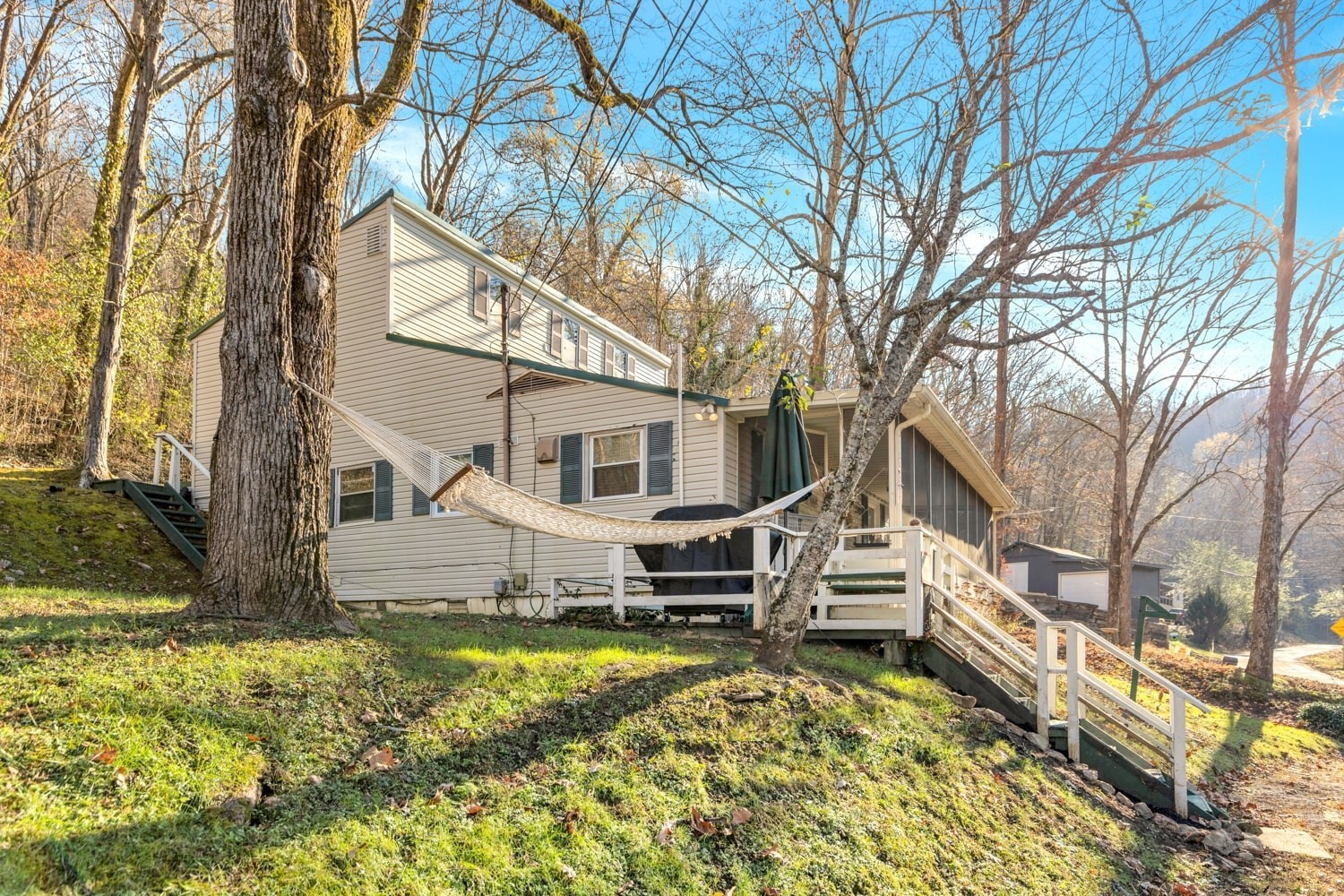 3745 Holmes Creek Rd