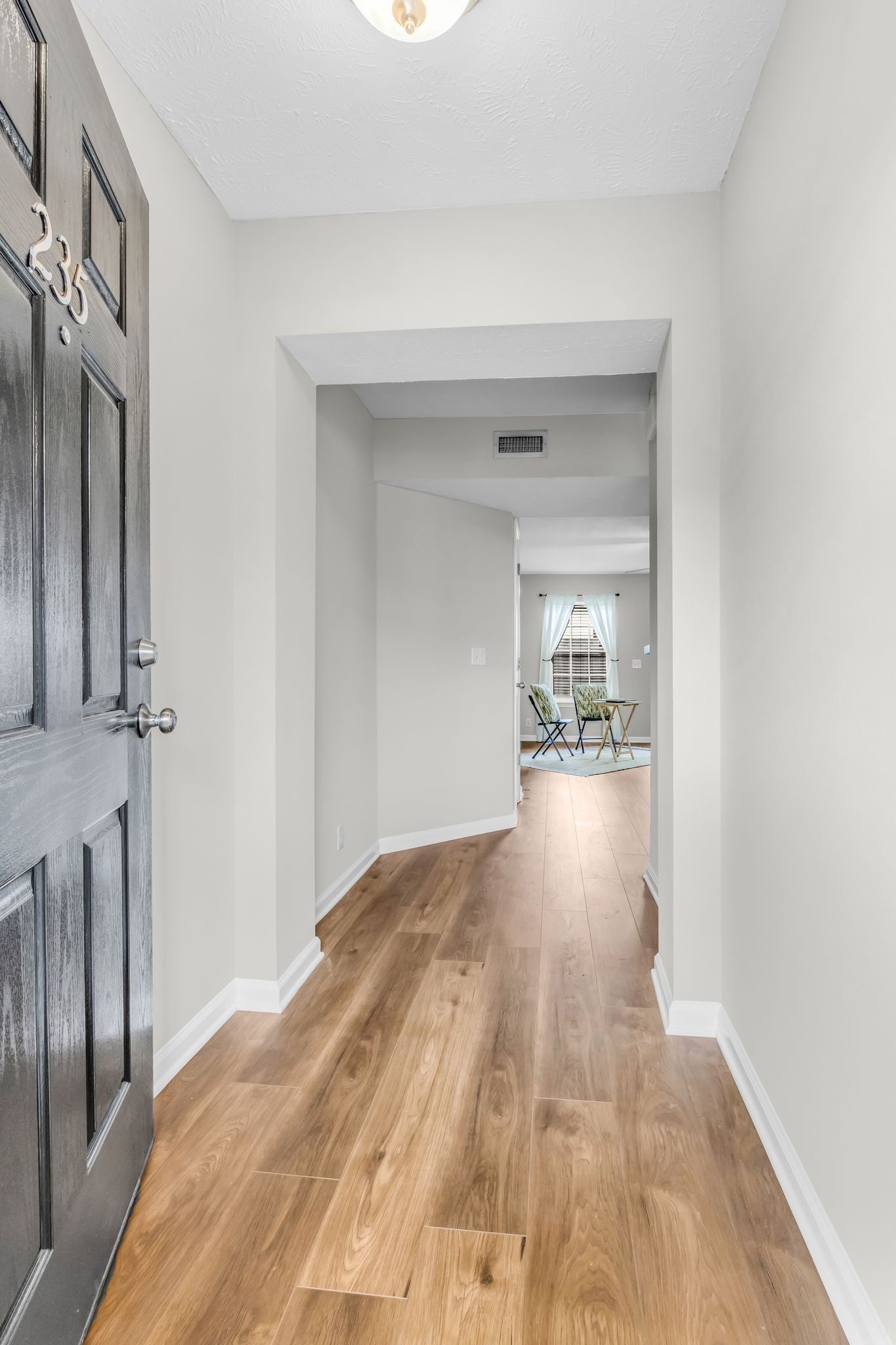 235 Arapaho Dr