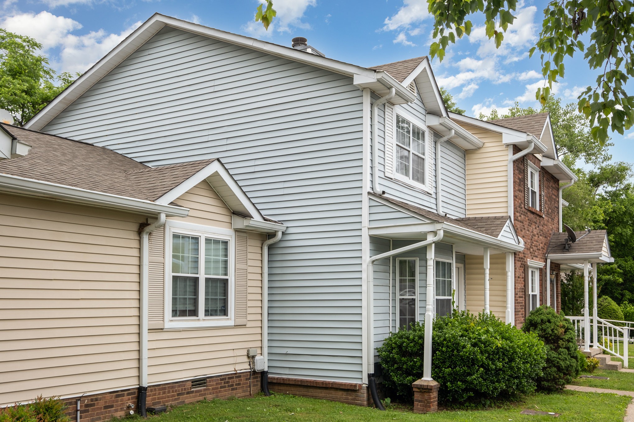 5 Rolling Meadows Dr