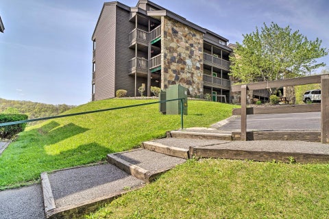 Photo of 1380 Ski View Dr #3204, Gatlinburg, TN 37738 (MLS # 3619122)
