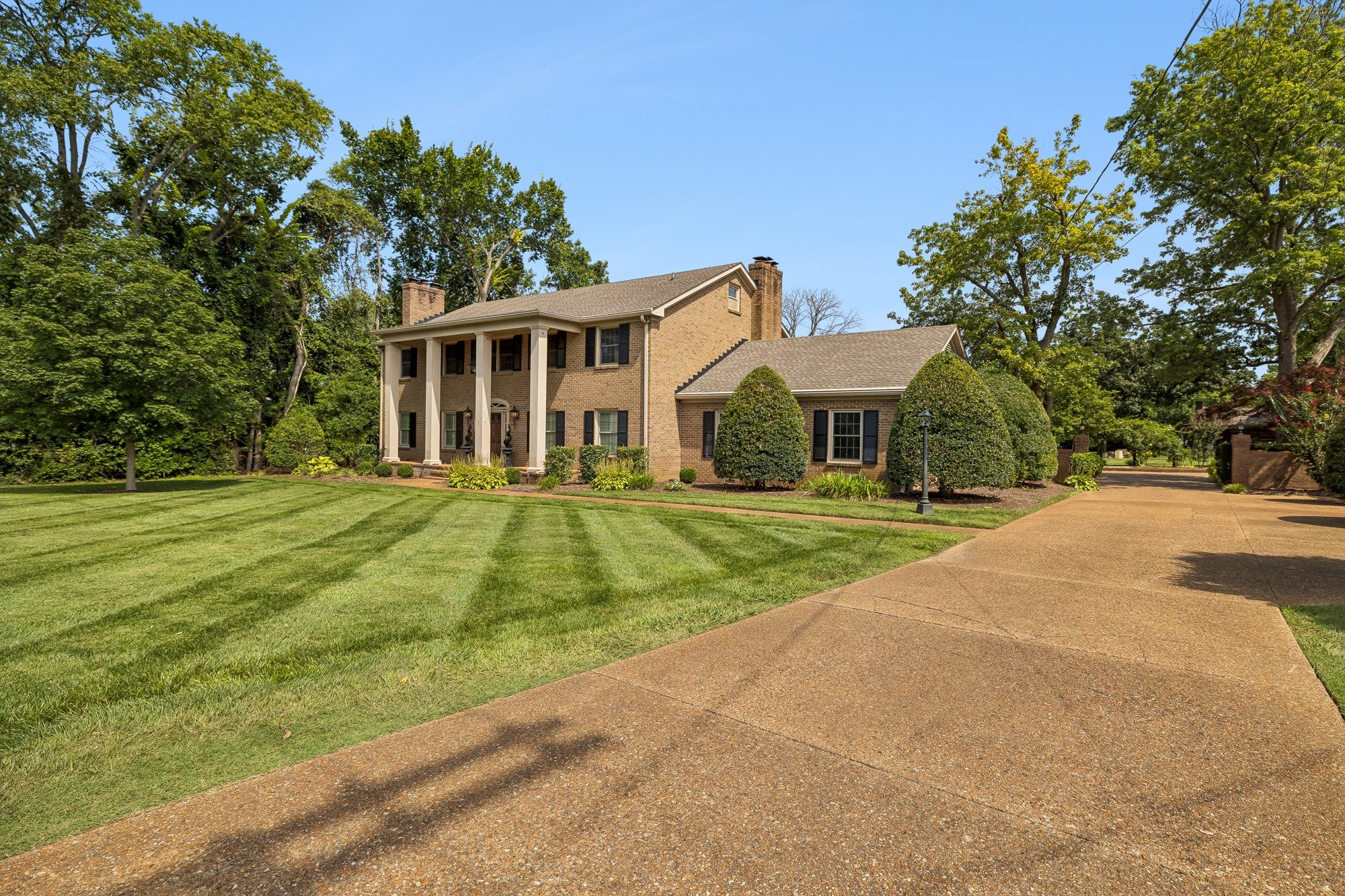 1013 E Clark Blvd