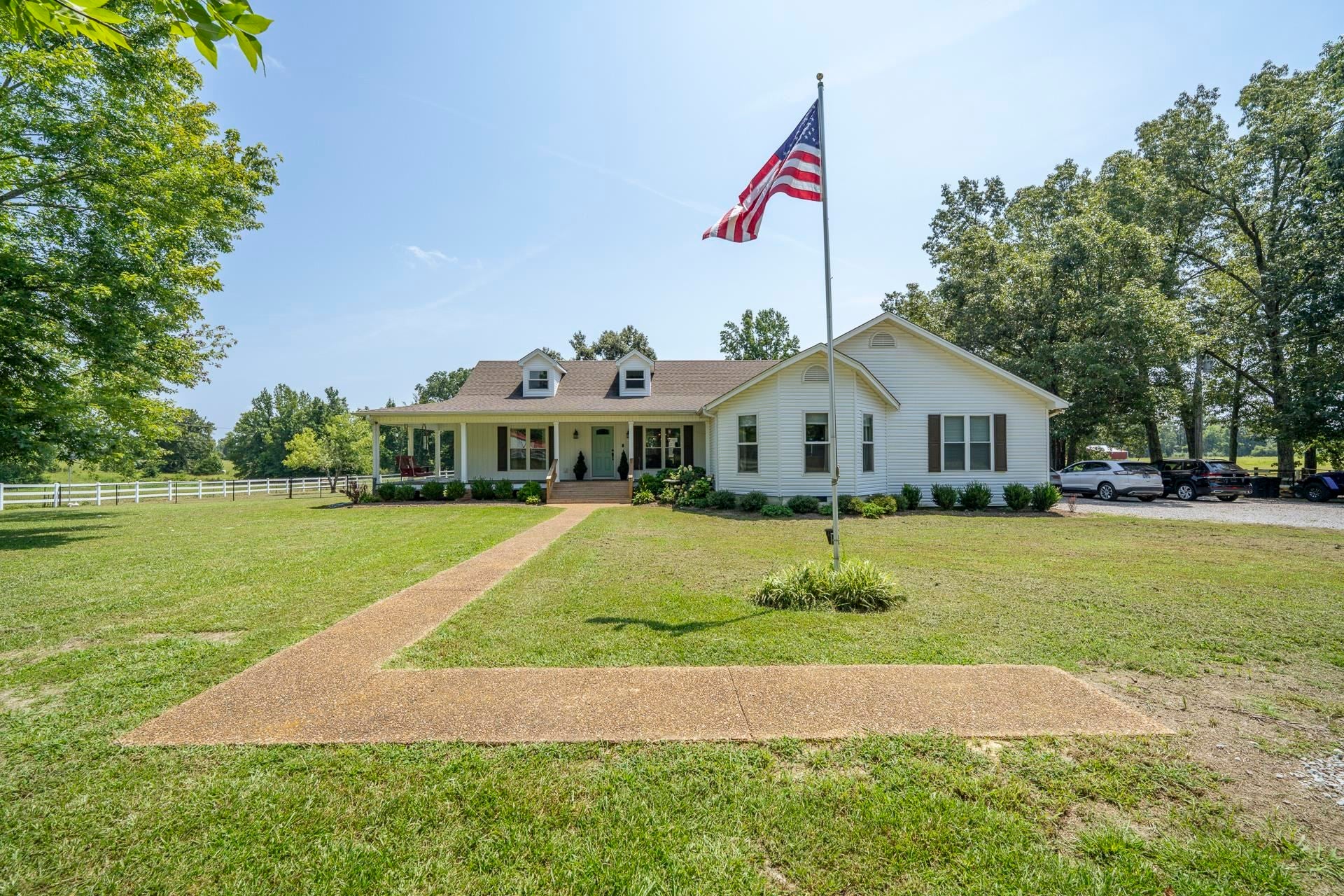 1725 WOODS RD