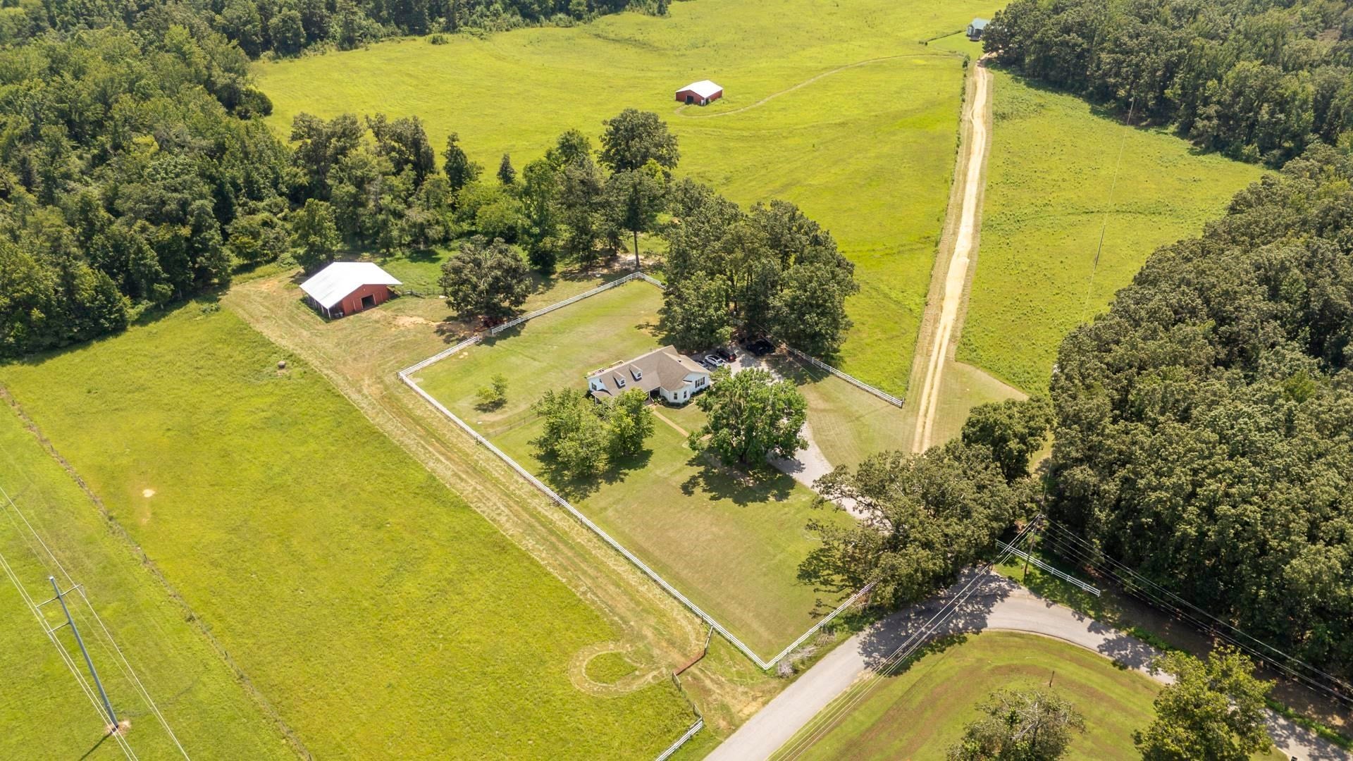 1725 WOODS RD