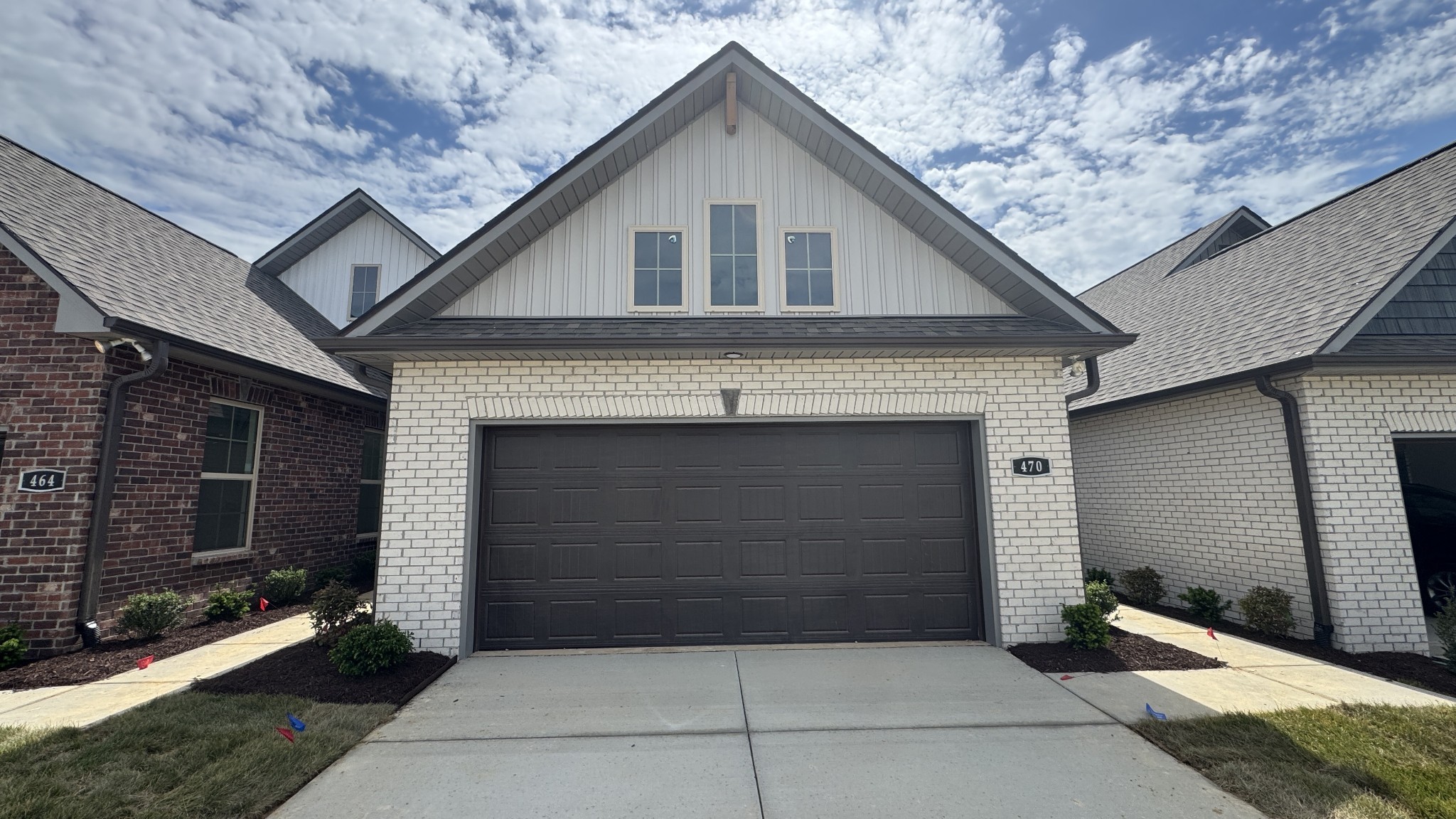 470 W Foxrun