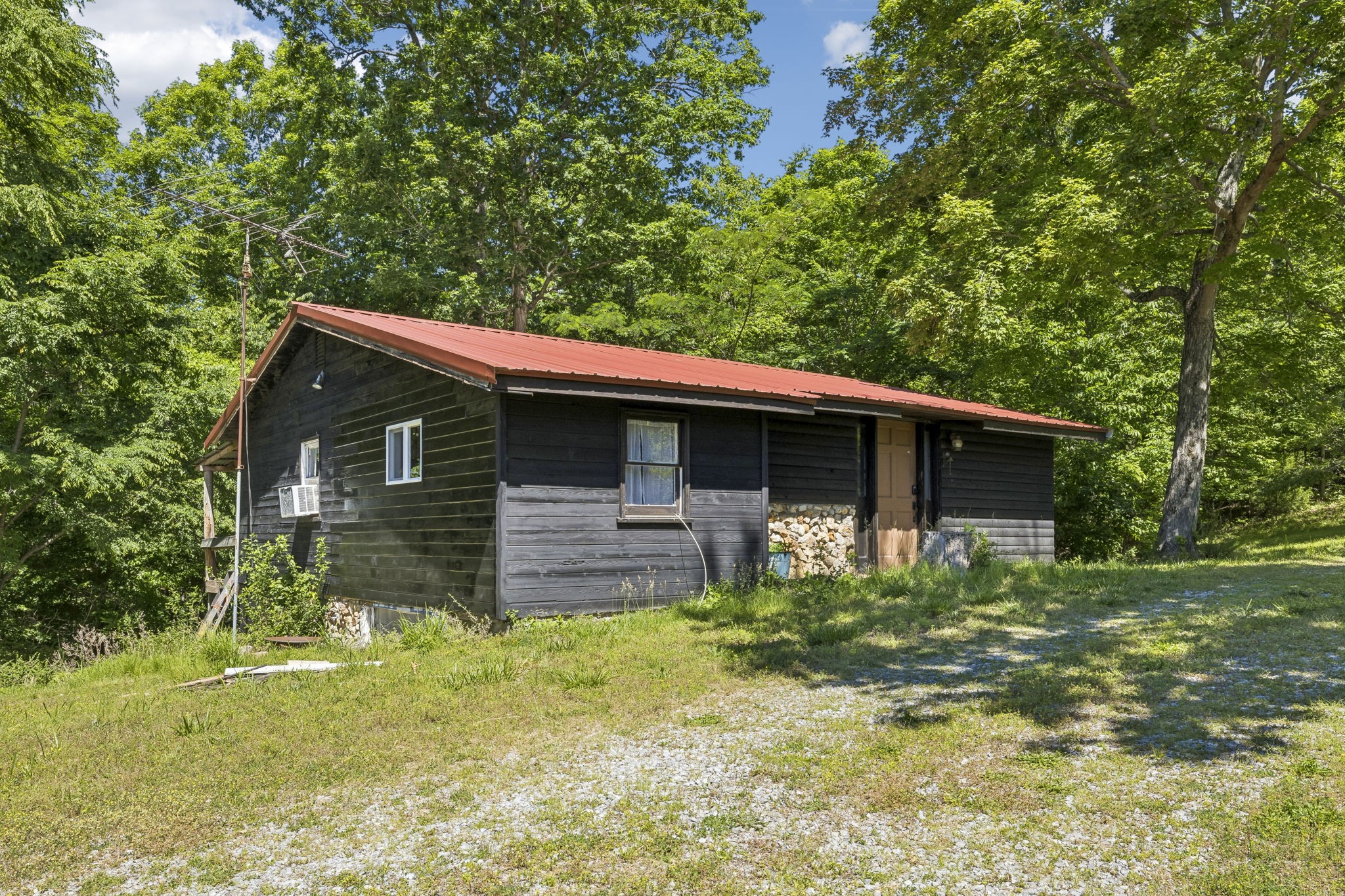 710 Shine Ln